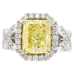 Savransky GIA Certified 3.38 Carat Yellow Diamond & White Diamond Platinum Ring