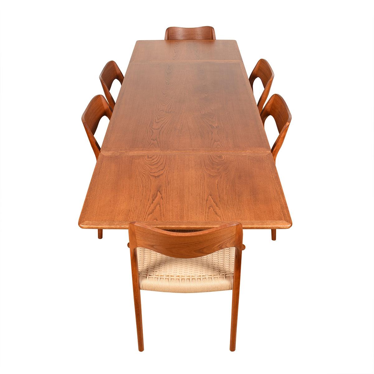 “Saw Horse” Extendable Dining Table in Oak by Hans Wegner, 1950s In Excellent Condition For Sale In Kensington, MD