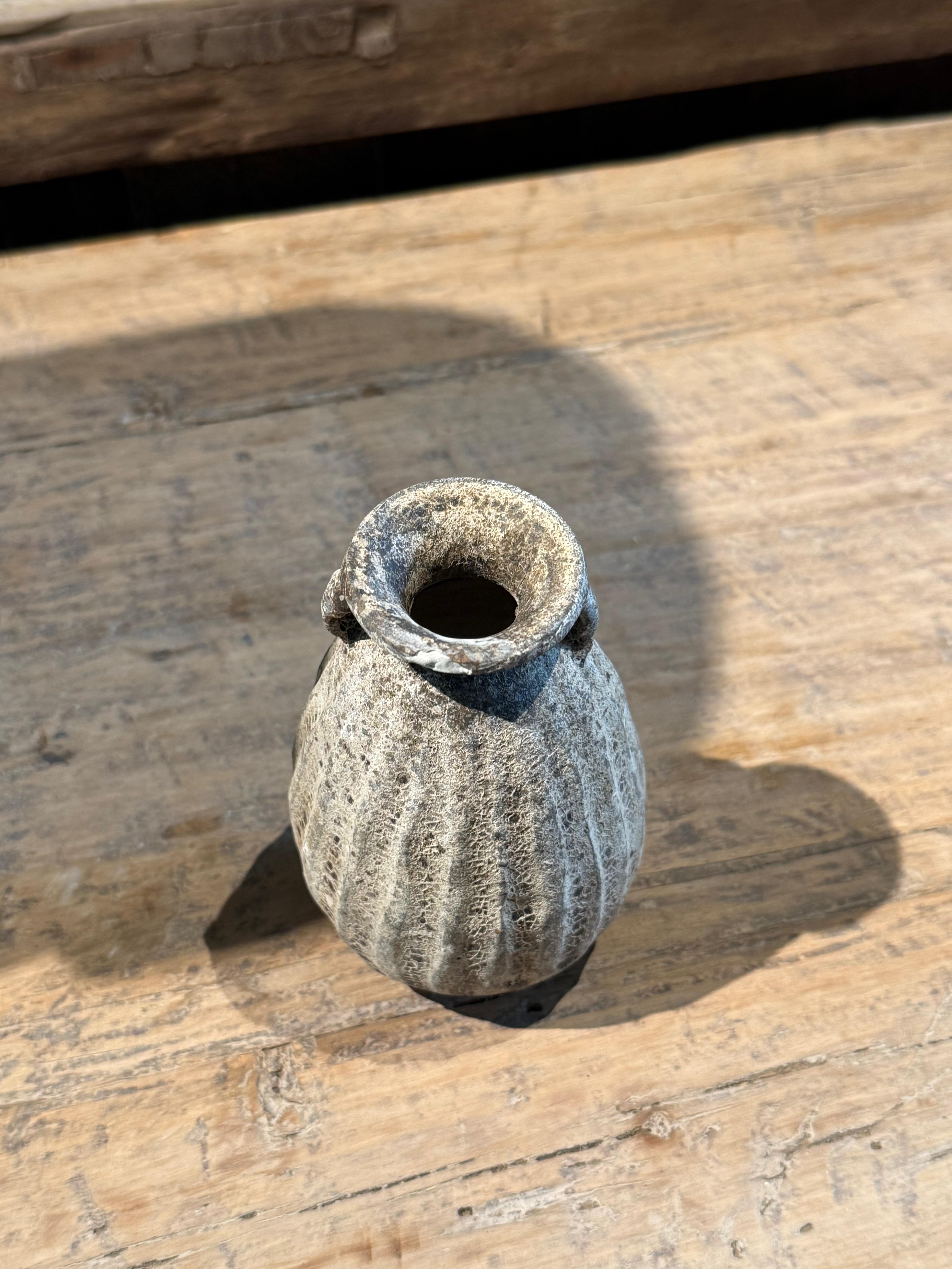 Bouteille de parfum de l'épave de navire Sawankhalok, Thaïlande, XVIe siècle Bon état - En vente à New York, NY