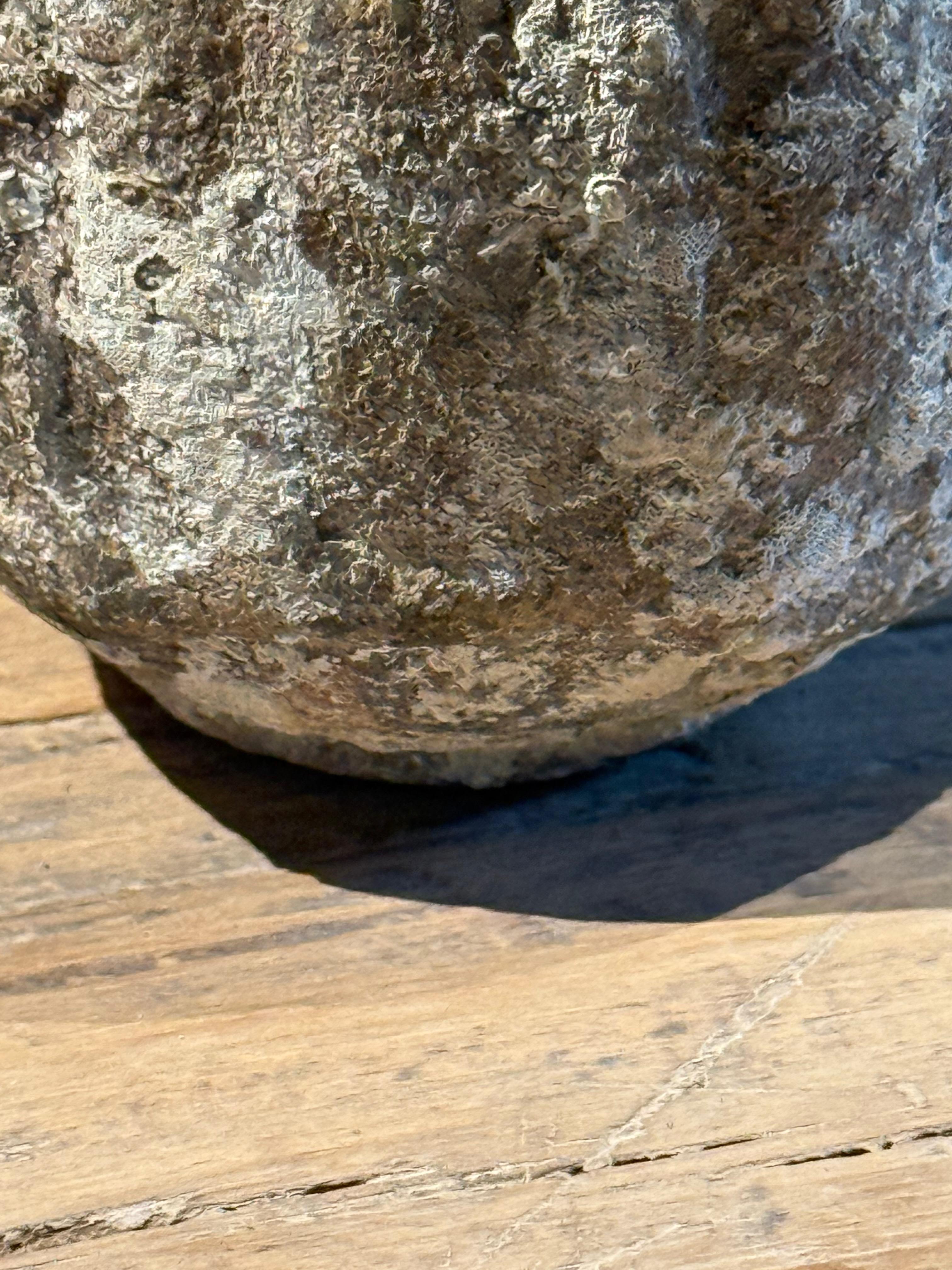 Céramique Bouteille de parfum de l'épave de navire Sawankhalok, Thaïlande, XVIe siècle en vente