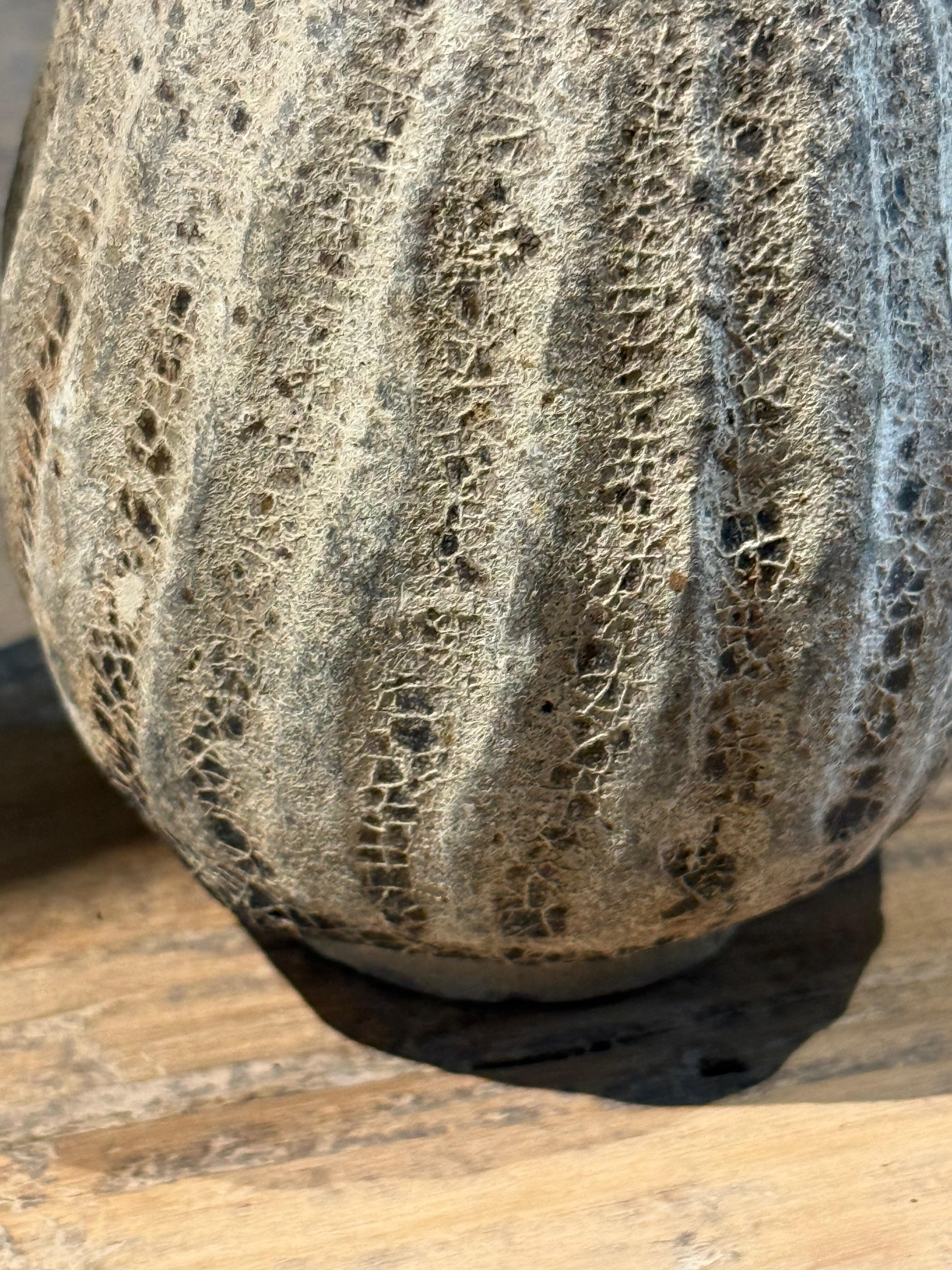 Céramique Bouteille de parfum de l'épave de navire Sawankhalok, Thaïlande, XVIe siècle en vente