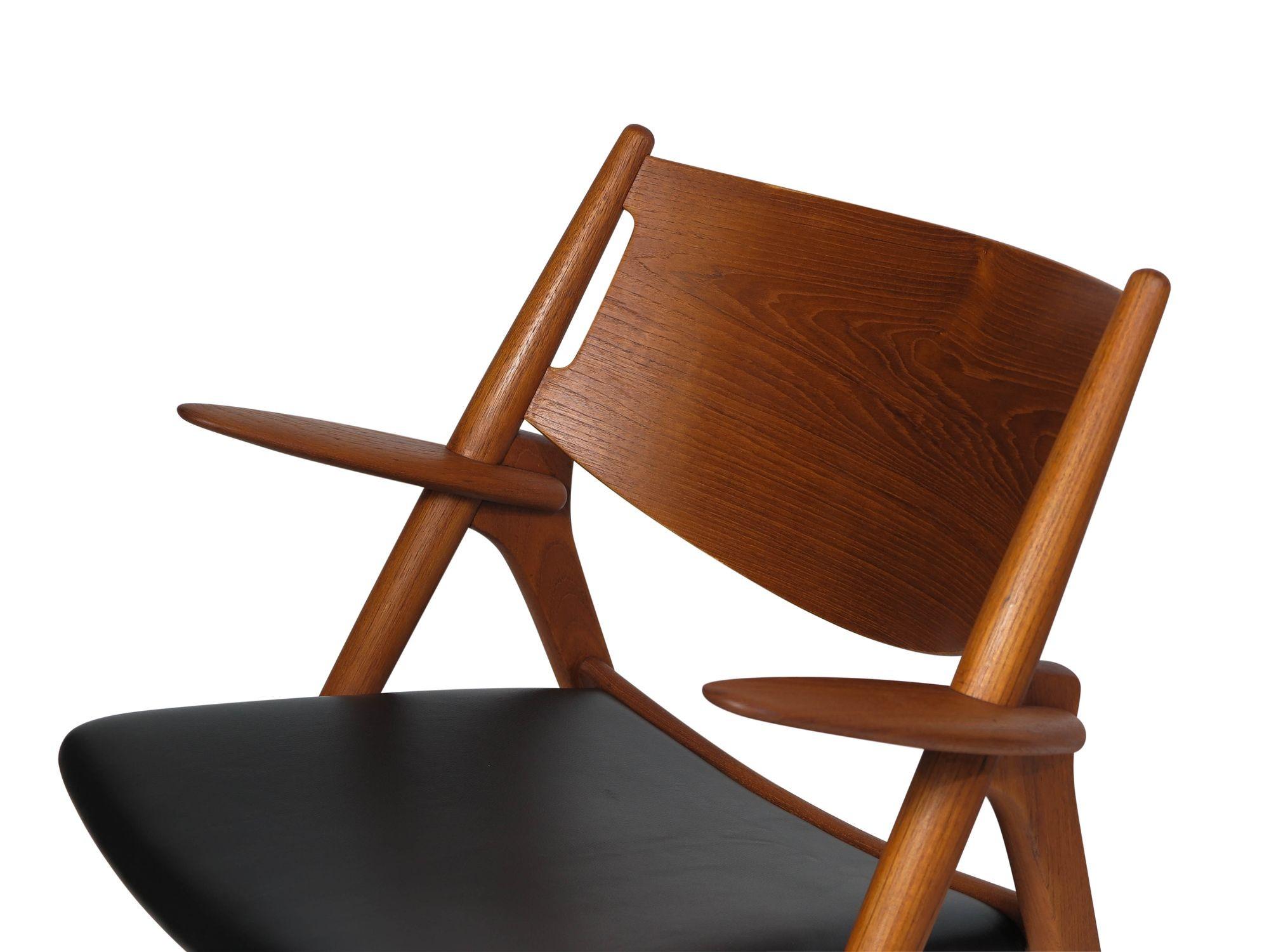Leather Sawbuck Chair, CH28, by Hans Wegner, 1951 For Sale