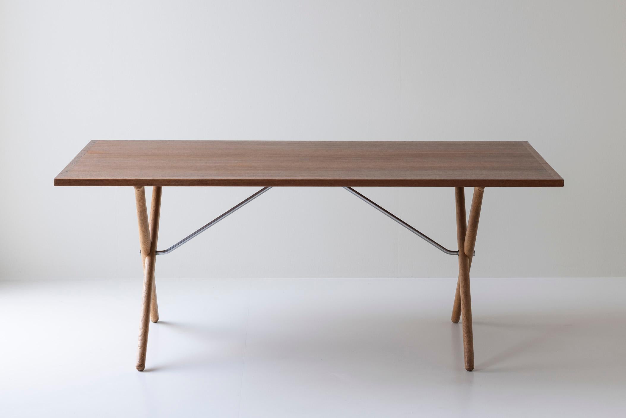 Table de salle à manger Sawbuck ou AT 303 par Hans Wegner pour Andreas Tuck, Danemark années 1950 Bon état - En vente à Antwerp, BE