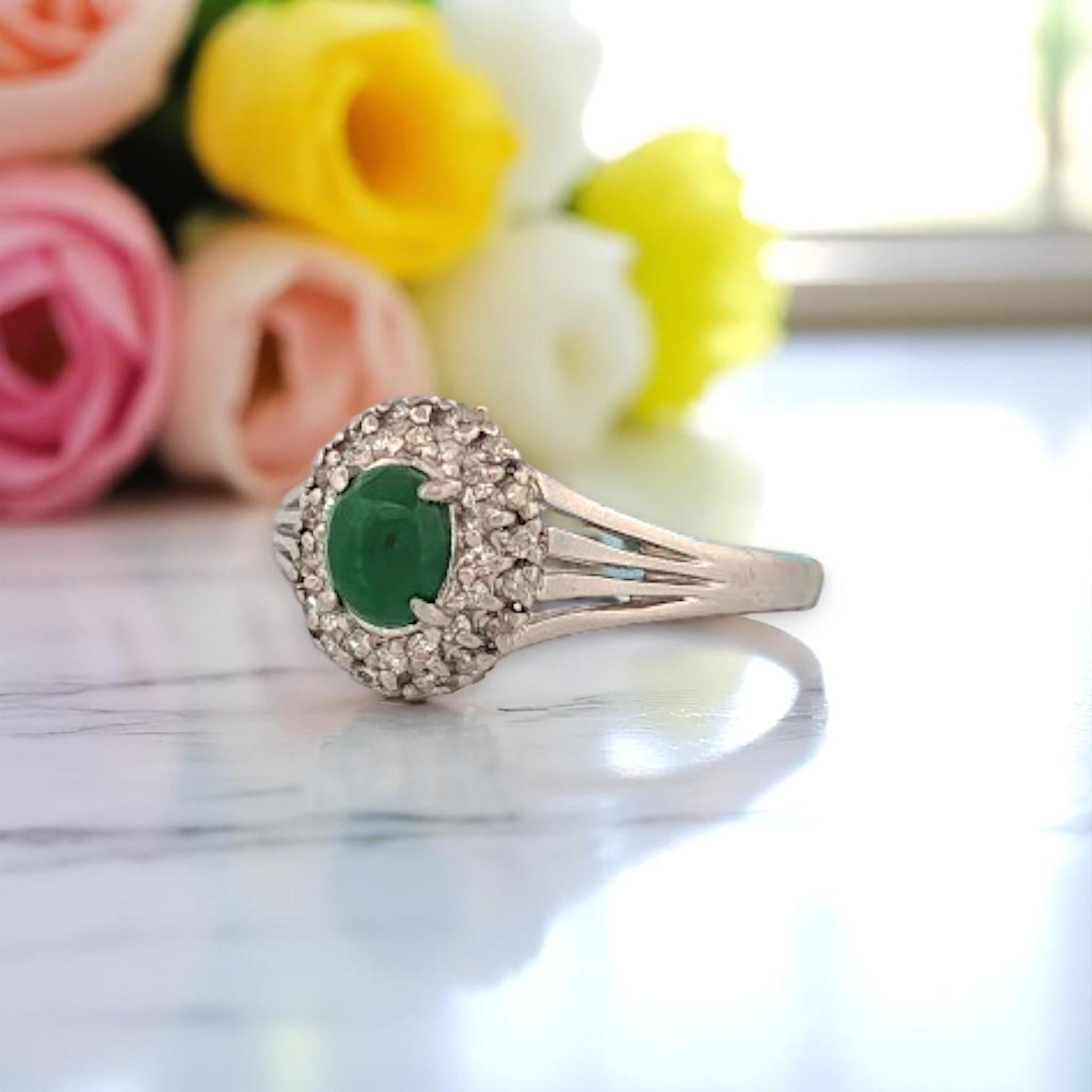 Sawyer  Platinum Ring with 1 ct Cabochon-Cut Natural Emerald & .17 ctw Natural In New Condition For Sale In Greeneville, TN