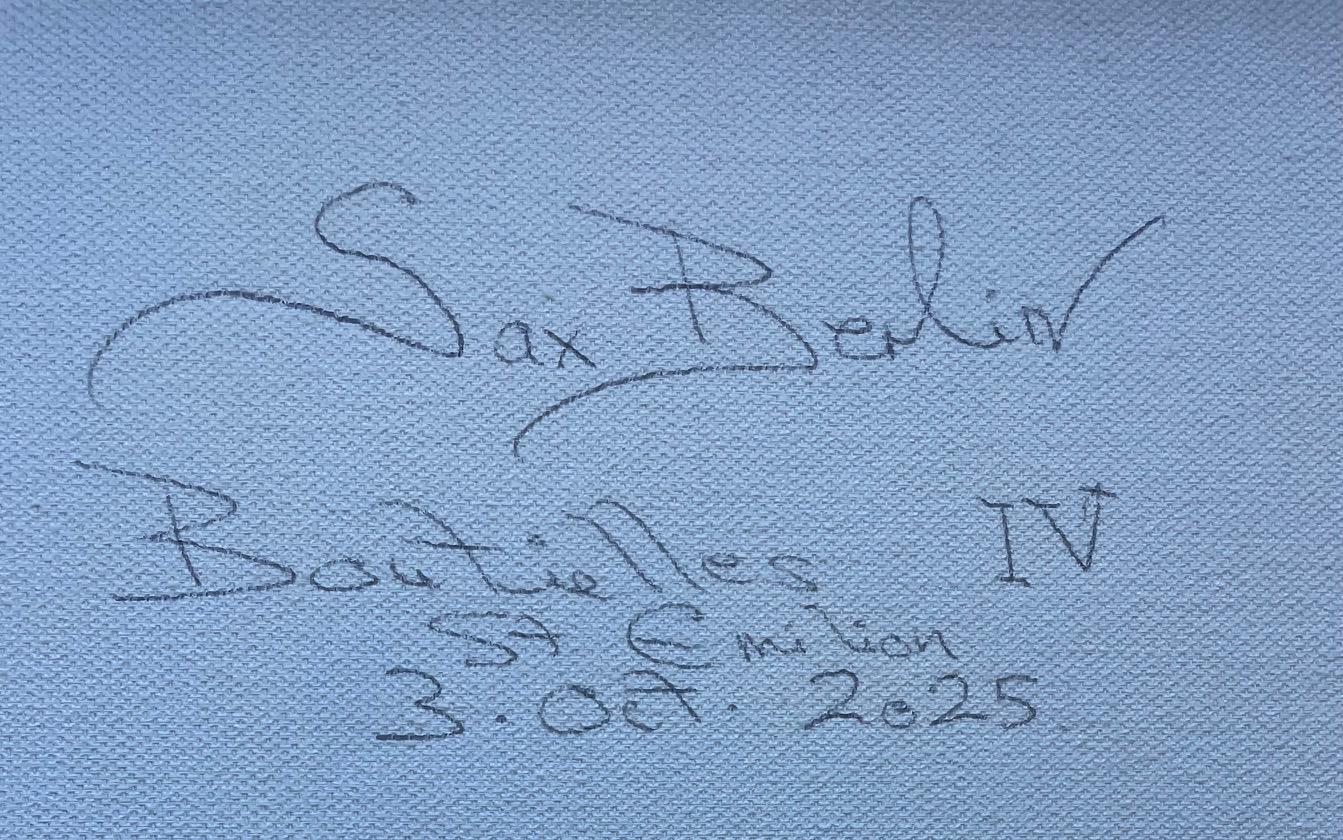 Der Meisterkünstler Sax Berlin schafft seine Kunst an verschiedenen Orten auf der ganzen Welt, von Atlantikstränden bis zu nepalesischen Teehäusern. Dies ist eine neue Serie von Werken, die von der weltberühmten Weinregion St. Emilion in Frankreich