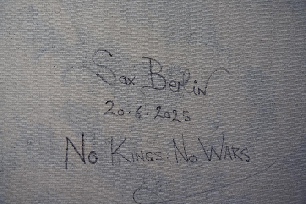 No Kings No War, 2025. Contemporary Figurative Painting For Sale 3