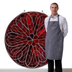 Grand rond de vitrail rouge de style gothique ø140cm