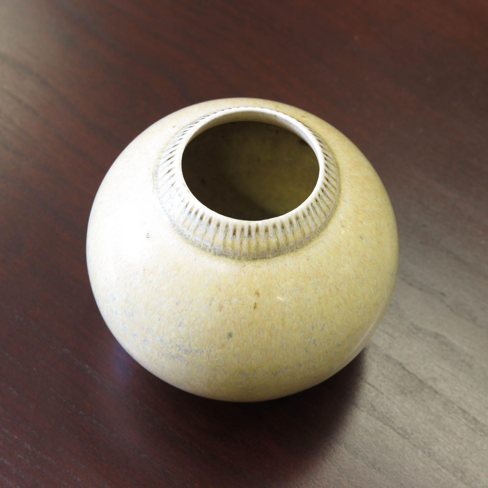 20ième siècle Vase danois Saxbo en céramique grès en vente
