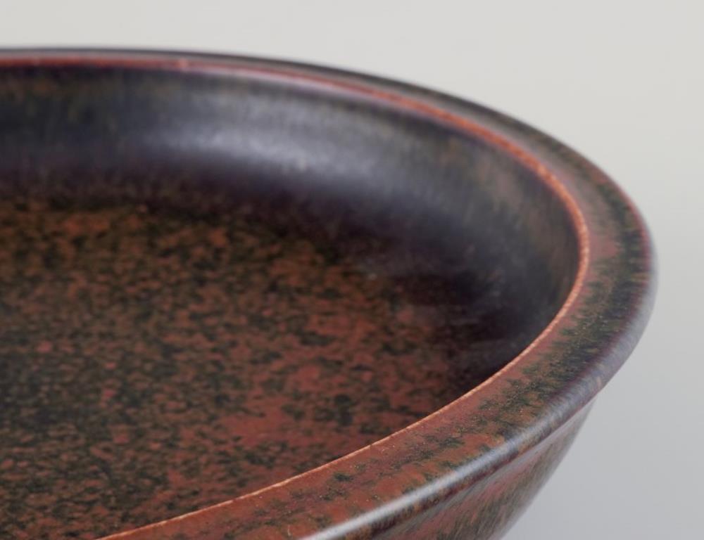 Saxbo, Denmark. Ceramic bowl with brown glaze. Approx. 1940s. In Excellent Condition For Sale In København, Copenhagen