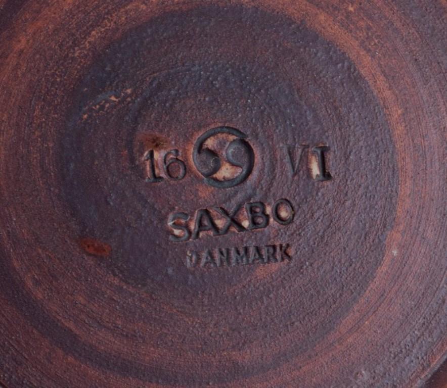 Metà XX secolo Saxbo, Danimarca.  Grande vaso di ceramica unico nel suo genere. Smalto nei toni della sabbia. in vendita