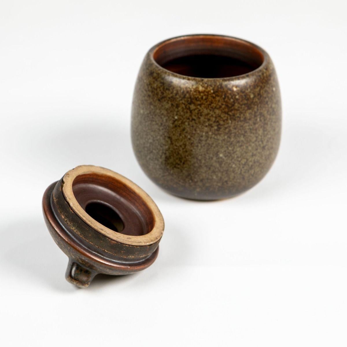 Vaso in gres con coperchio Saxbo di Erik Rahr, smalto marrone screziato In condizioni ottime in vendita a Kastrup, DK