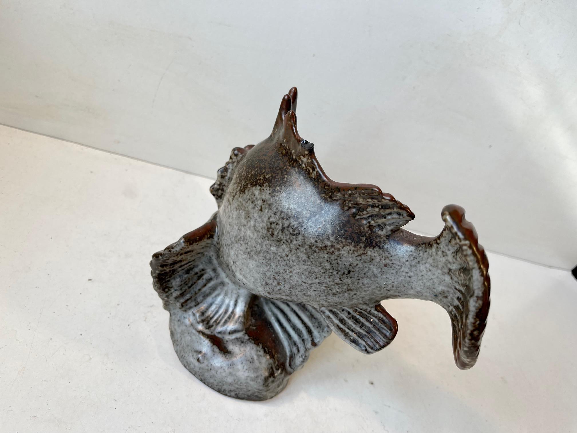 Skulptur eines Drachenfischs aus Saxbo-Steinzeug von Hugo Liisberg im Zustand „Gut“ im Angebot in Esbjerg, DK
