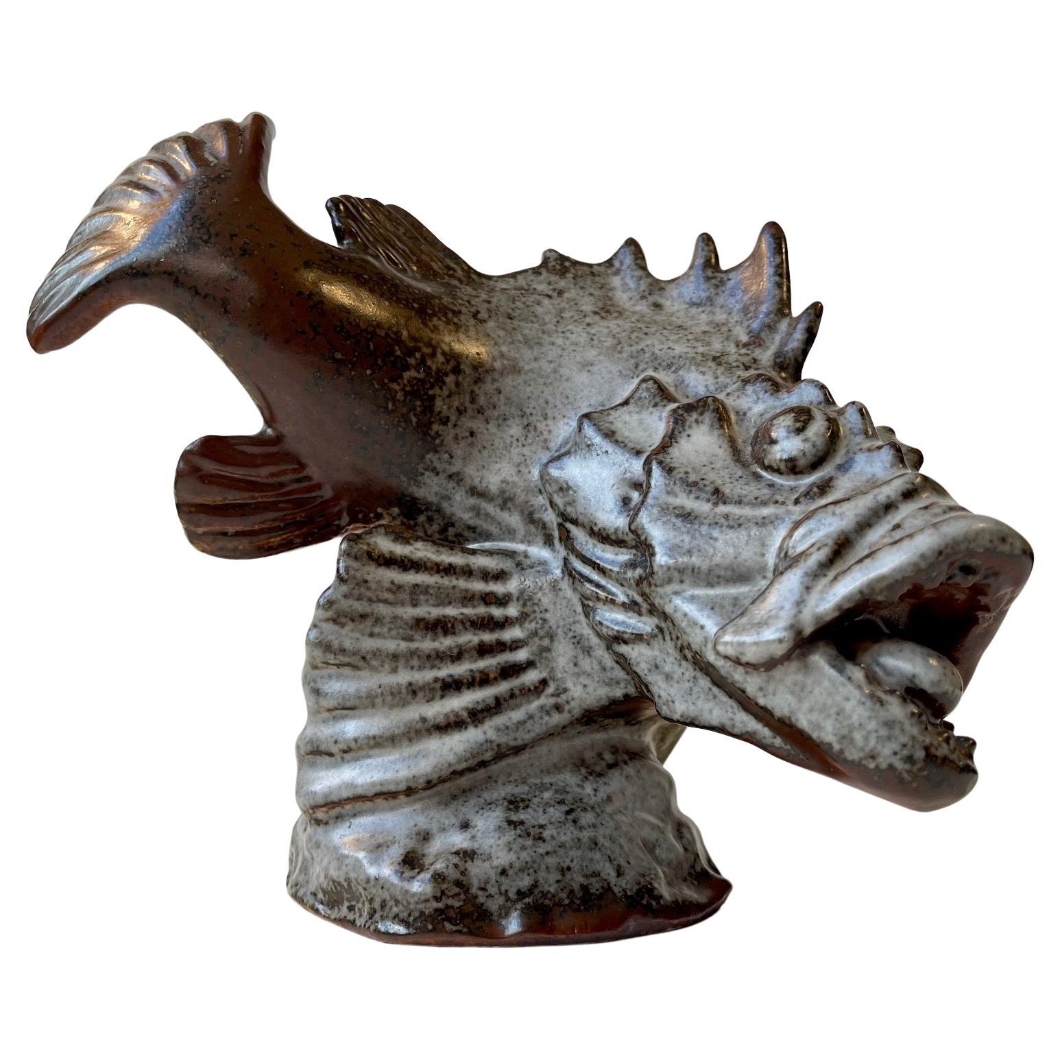Sculpture de poisson dragon en grès Saxbo d'Hugo Liisberg