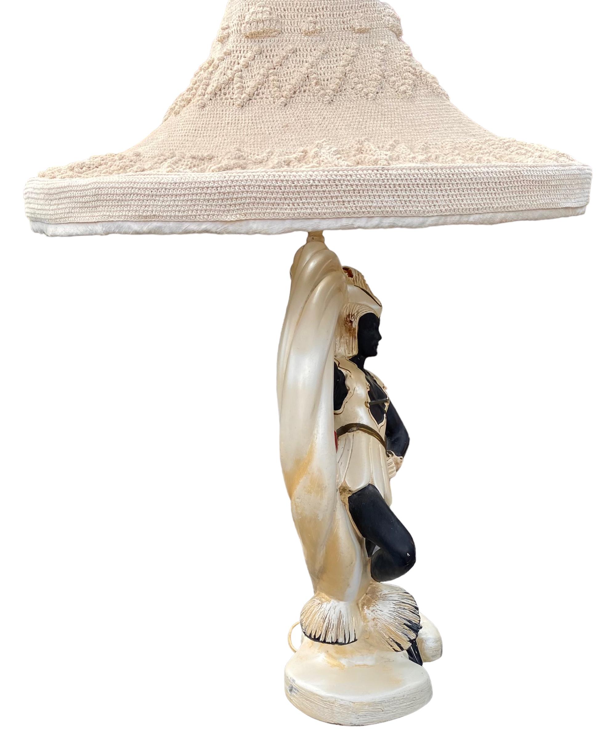 Saxon Crusader Robin Hood Chalkware Sculpture Continental Table Lamp For Sale 6