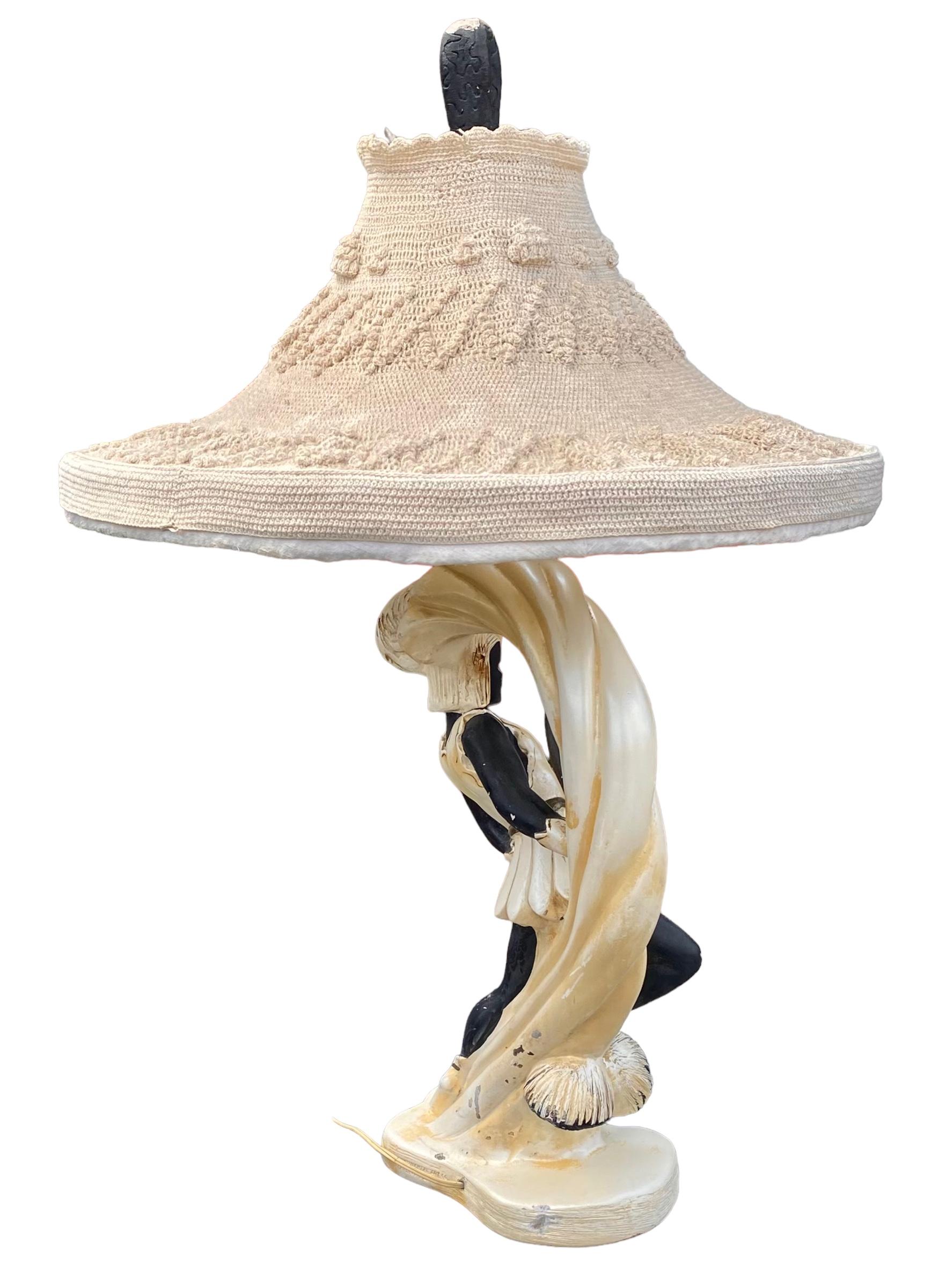 Lampe de bureau Saxon Crusader - Sculpture Continentale Robin Hood Chalkware en vente 8