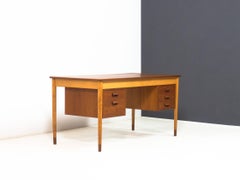Søborg Møbler ‘model 130’ teak & beech writing desk – Børge Mogensen