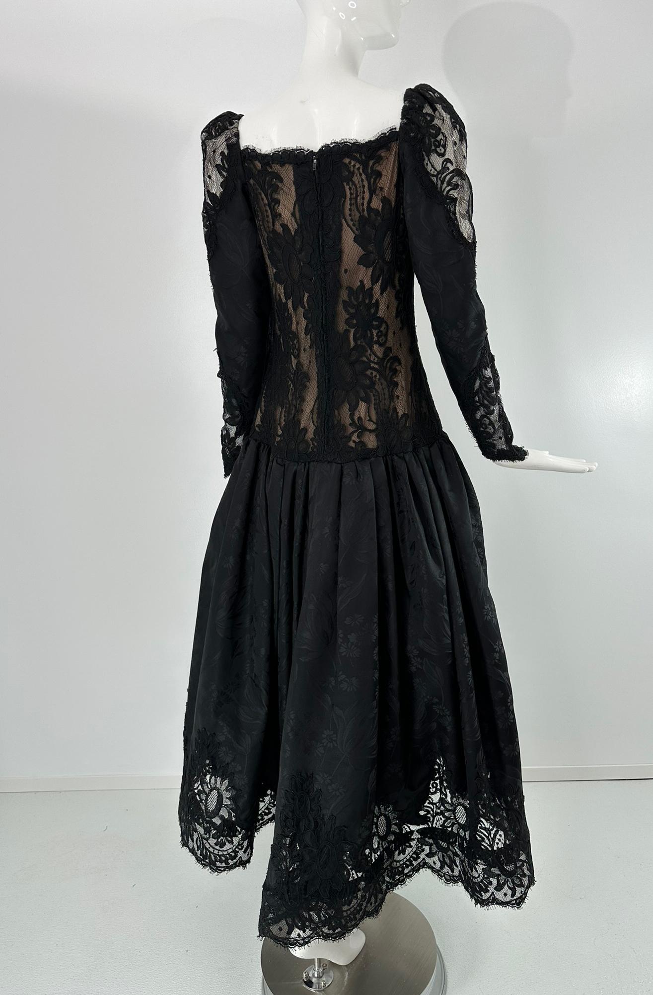 Scaaai 1990 Boutique Brocart de soie noir et dentelle guipure noire Robe du soir 10 en vente 5