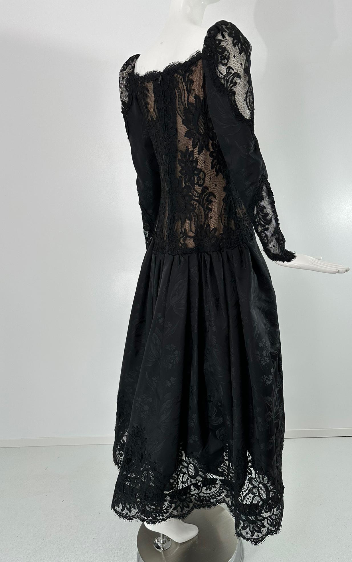 Scaaai 1990 Boutique Brocart de soie noir et dentelle guipure noire Robe du soir 10 en vente 6
