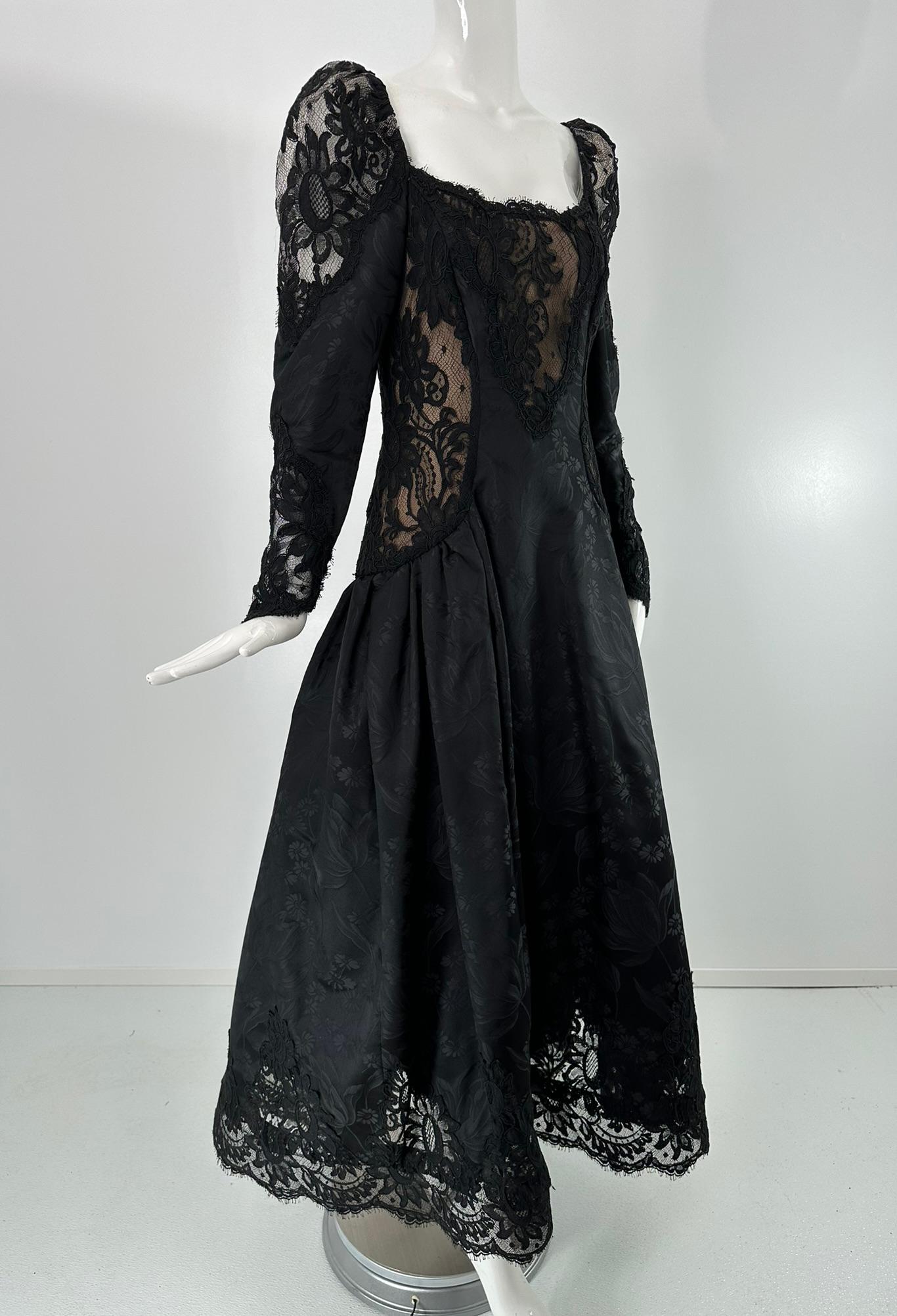 Scaaai 1990 Boutique Brocart de soie noir et dentelle guipure noire Robe du soir 10 en vente 10