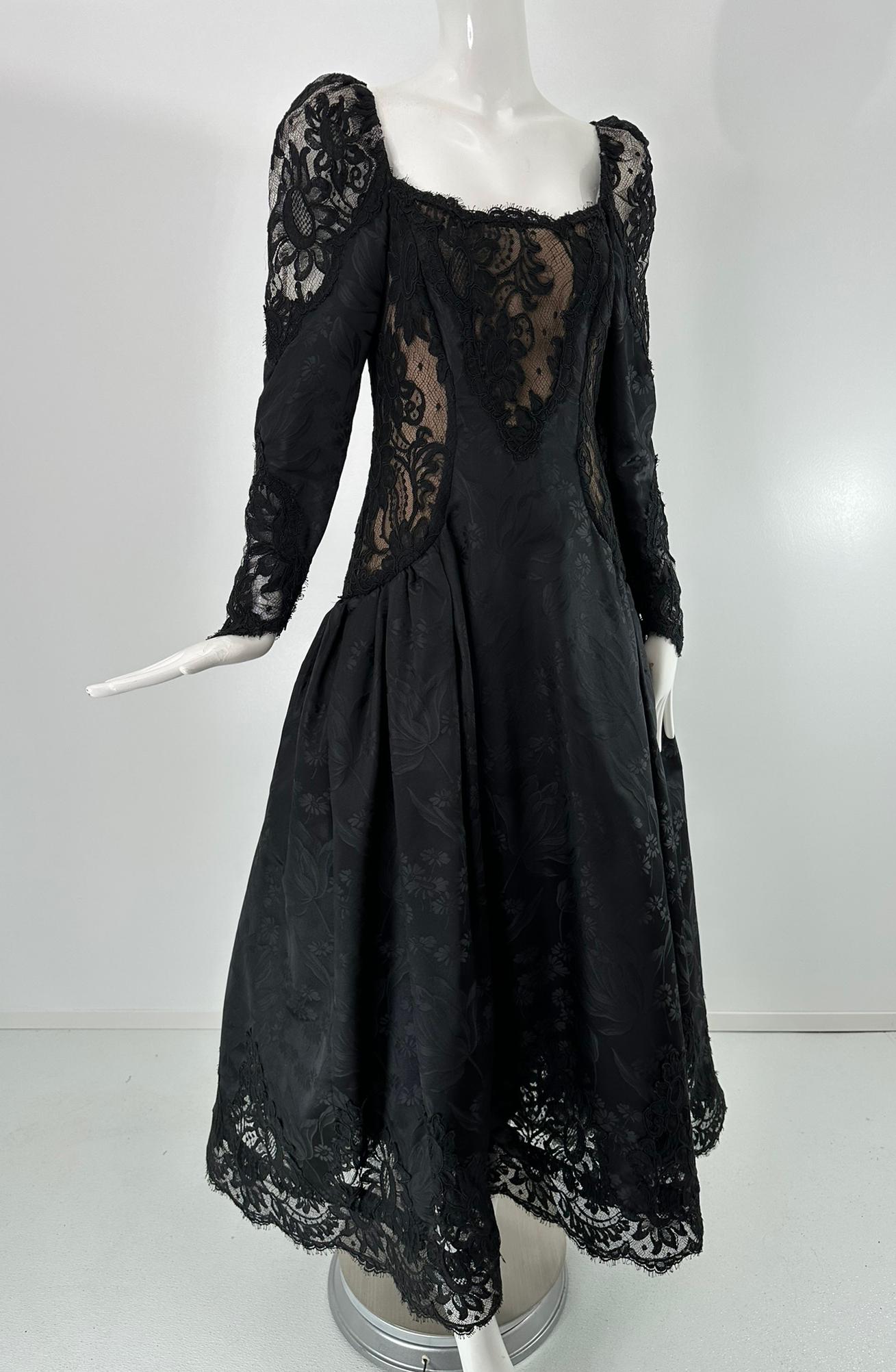 Scaaai 1990 Boutique Brocart de soie noir et dentelle guipure noire Robe du soir 10 en vente 11