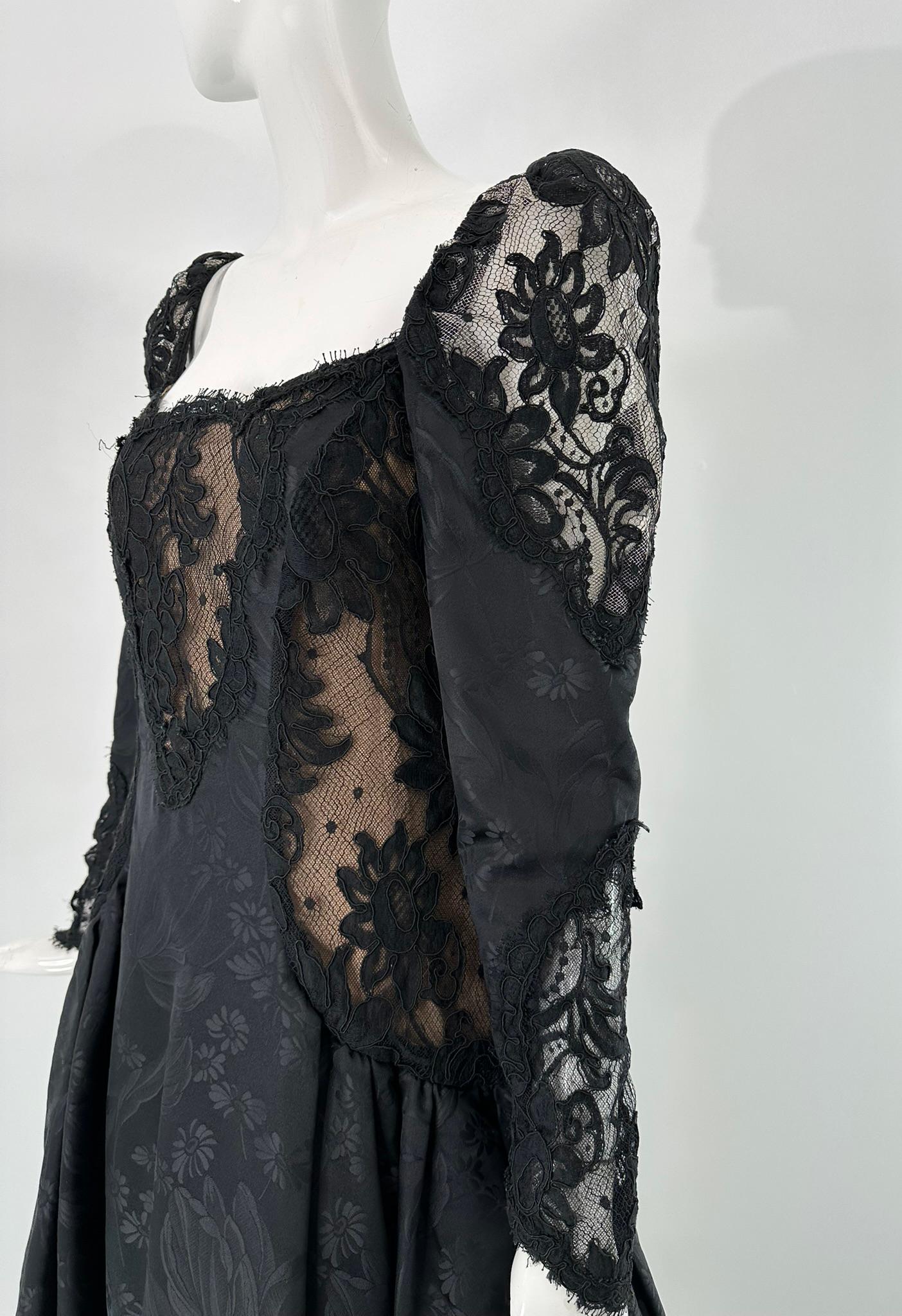 Scaaai 1990 Boutique Brocart de soie noir et dentelle guipure noire Robe du soir 10 en vente 13
