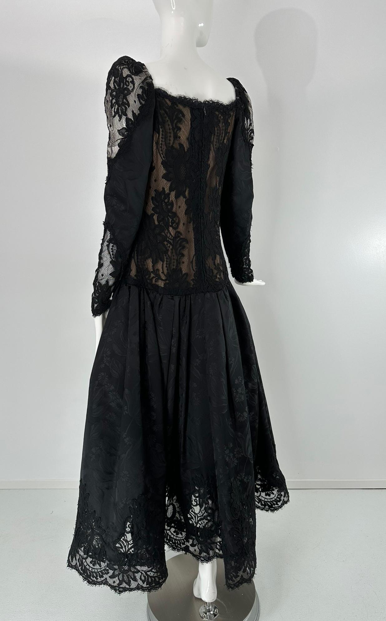 Scaaai 1990 Boutique Brocart de soie noir et dentelle guipure noire Robe du soir 10 en vente 2