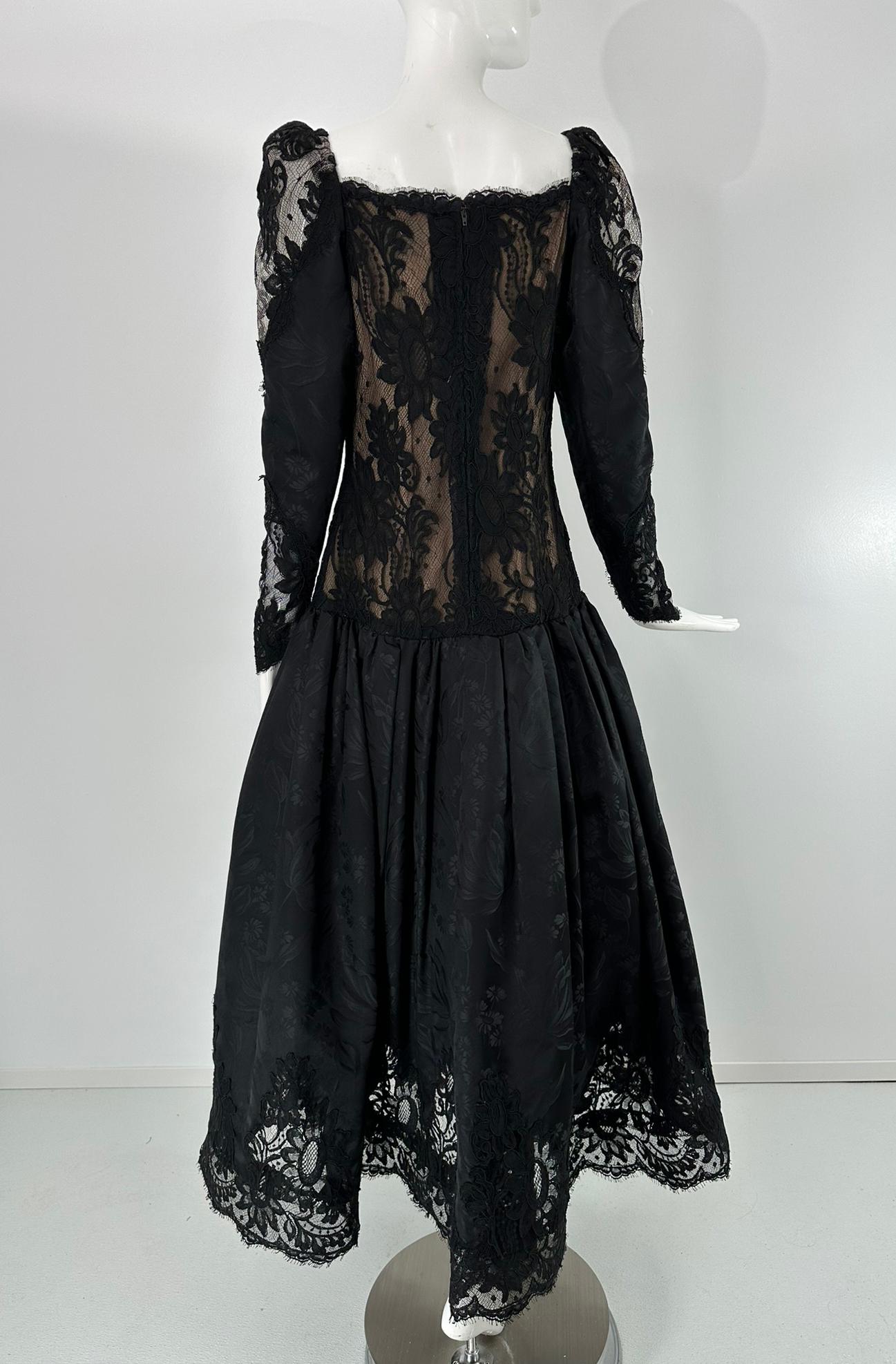 Scaaai 1990 Boutique Brocart de soie noir et dentelle guipure noire Robe du soir 10 en vente 3