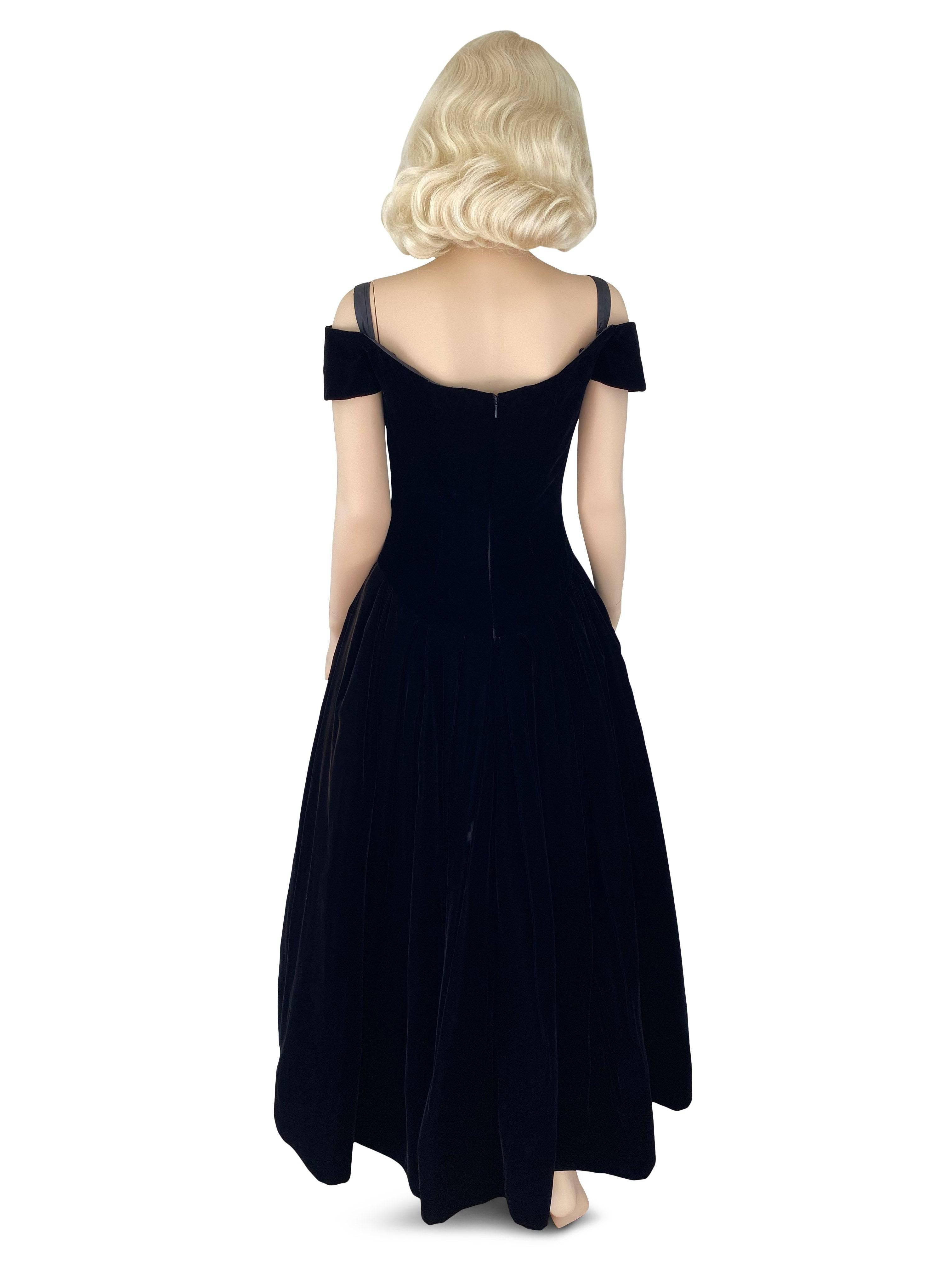 Scaasi Black Velvet Ball Gown Vintage 1980s Formal Cold Shoulder Dress XS/S For Sale 1