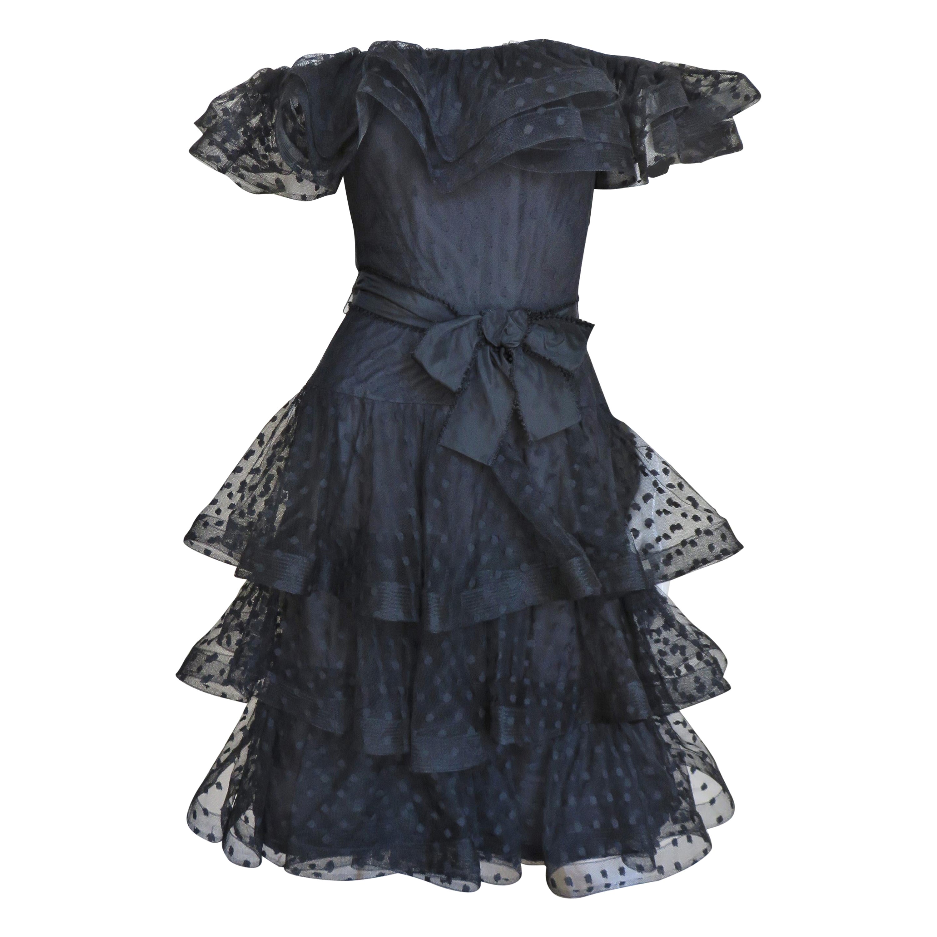 Scaasi Boutique schulterfreies Kleid aus Seide mit Rüschen 1980er
