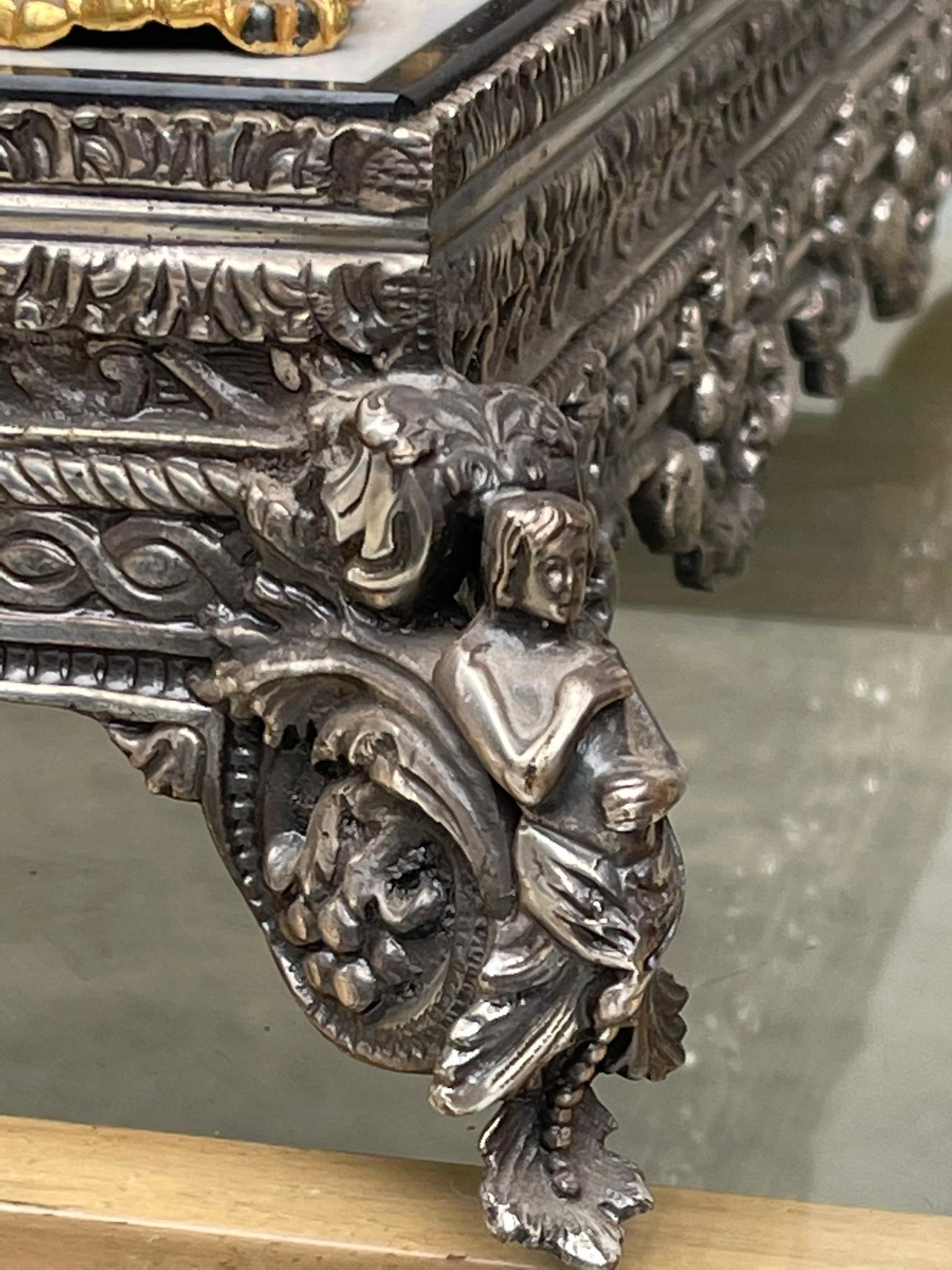 Scacchiera Giuseppe Vasari Bronzo Dorato Argentato XX Secolo in vendita 8