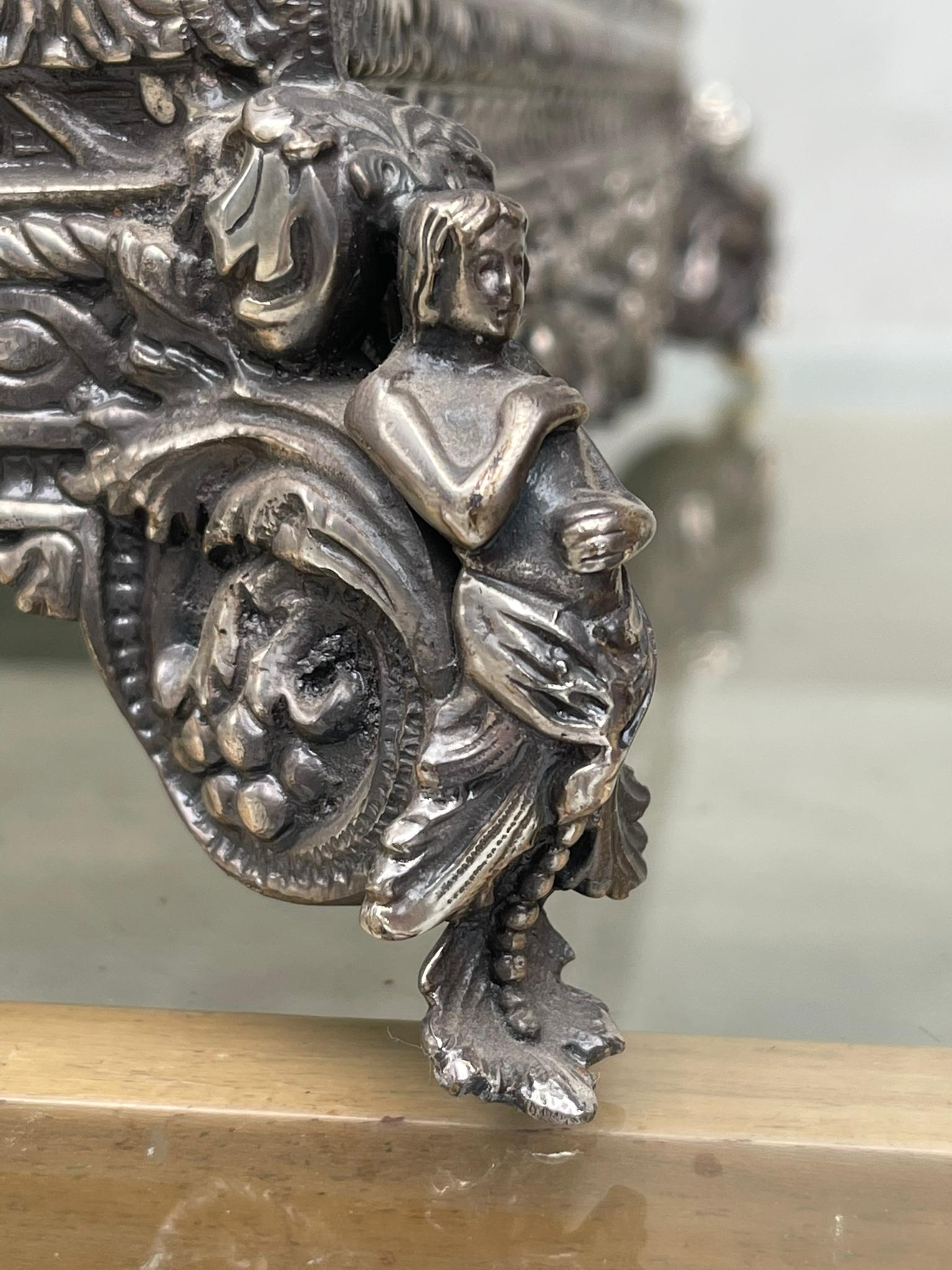XX secolo Scacchiera Giuseppe Vasari Bronzo Dorato Argentato XX Secolo in vendita