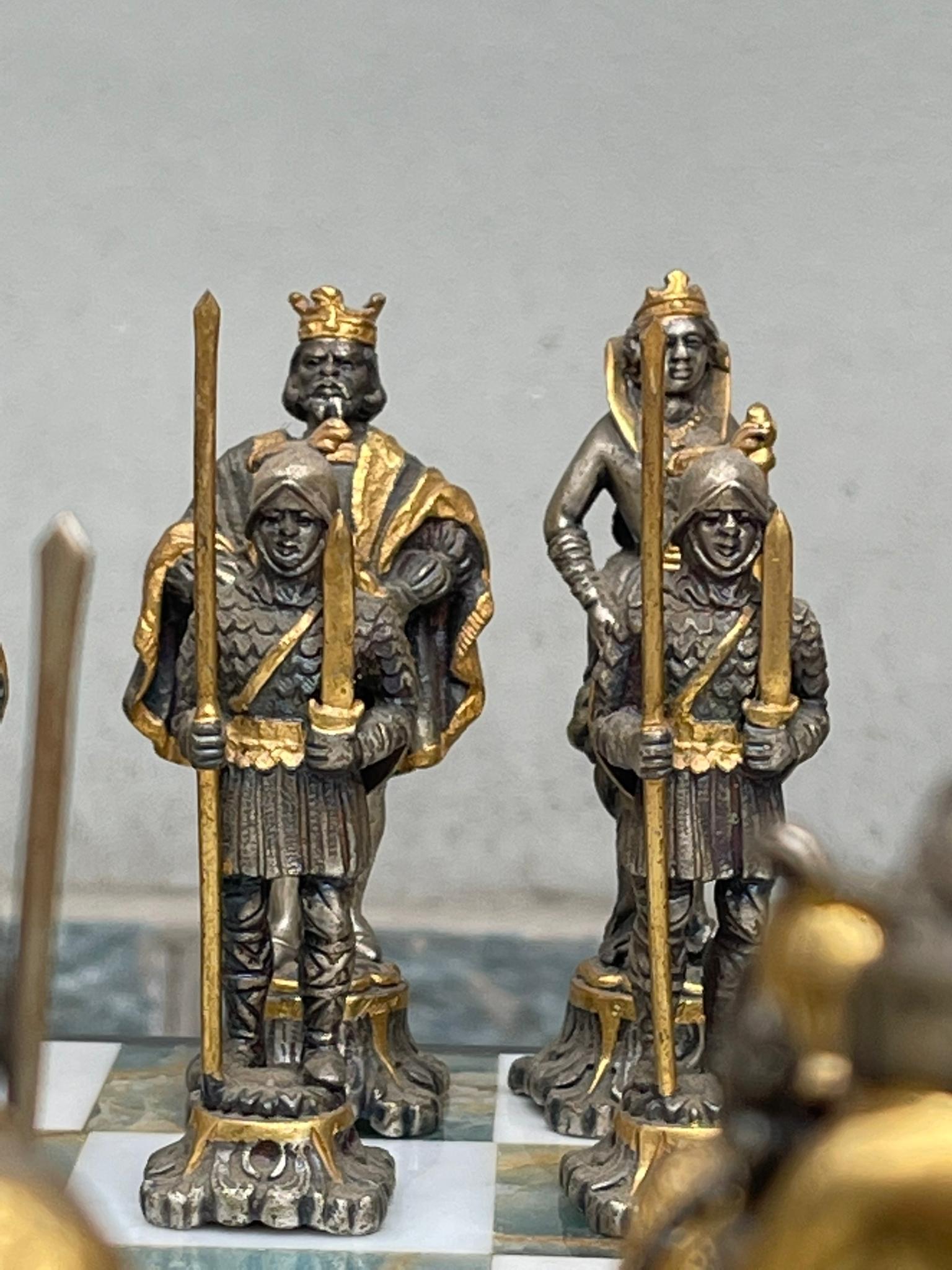 Scacchiera Giuseppe Vasari Bronzo Dorato Argentato XX Secolo in vendita 1