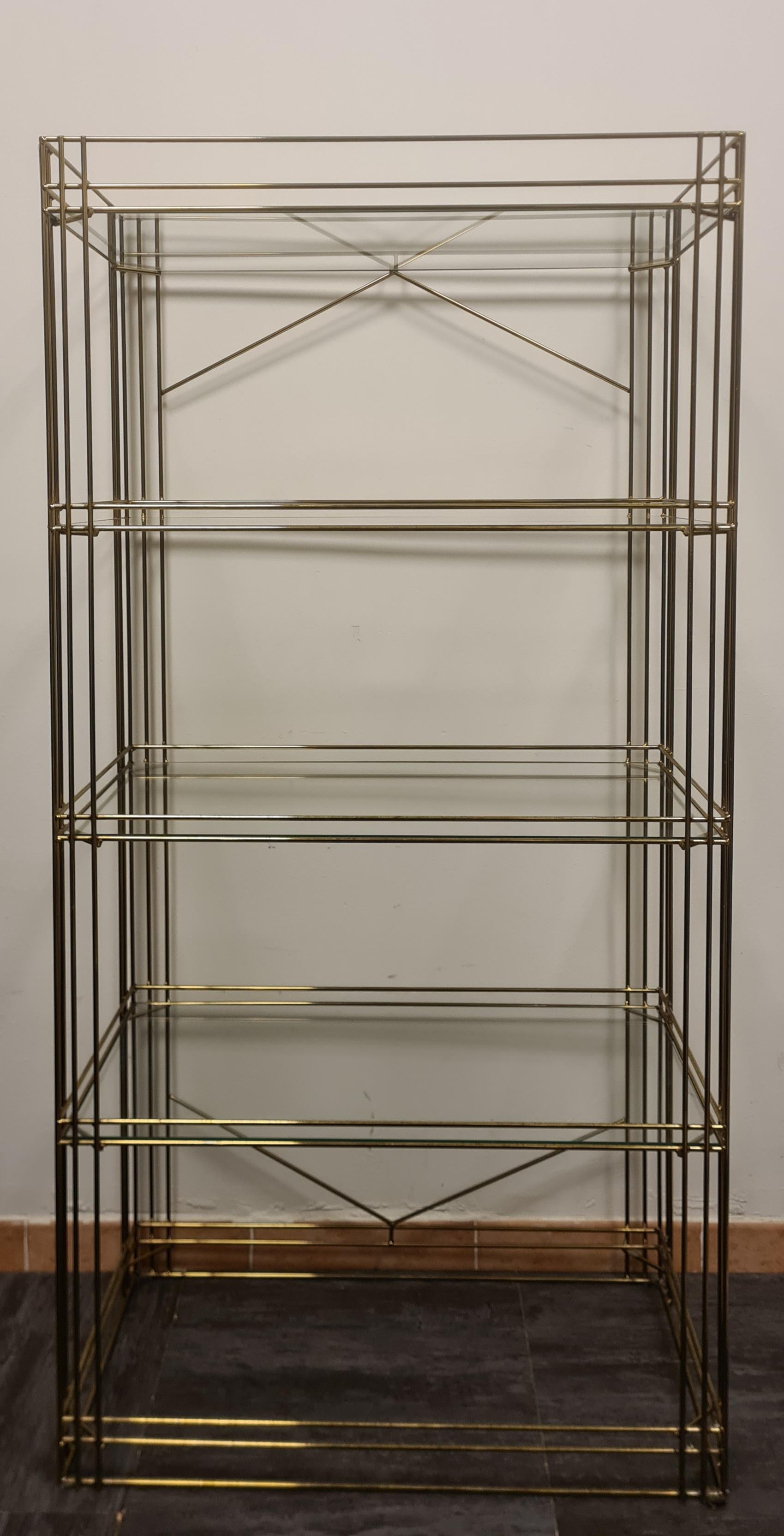 Italian scaffale in ottone e vetro anni 80' For Sale