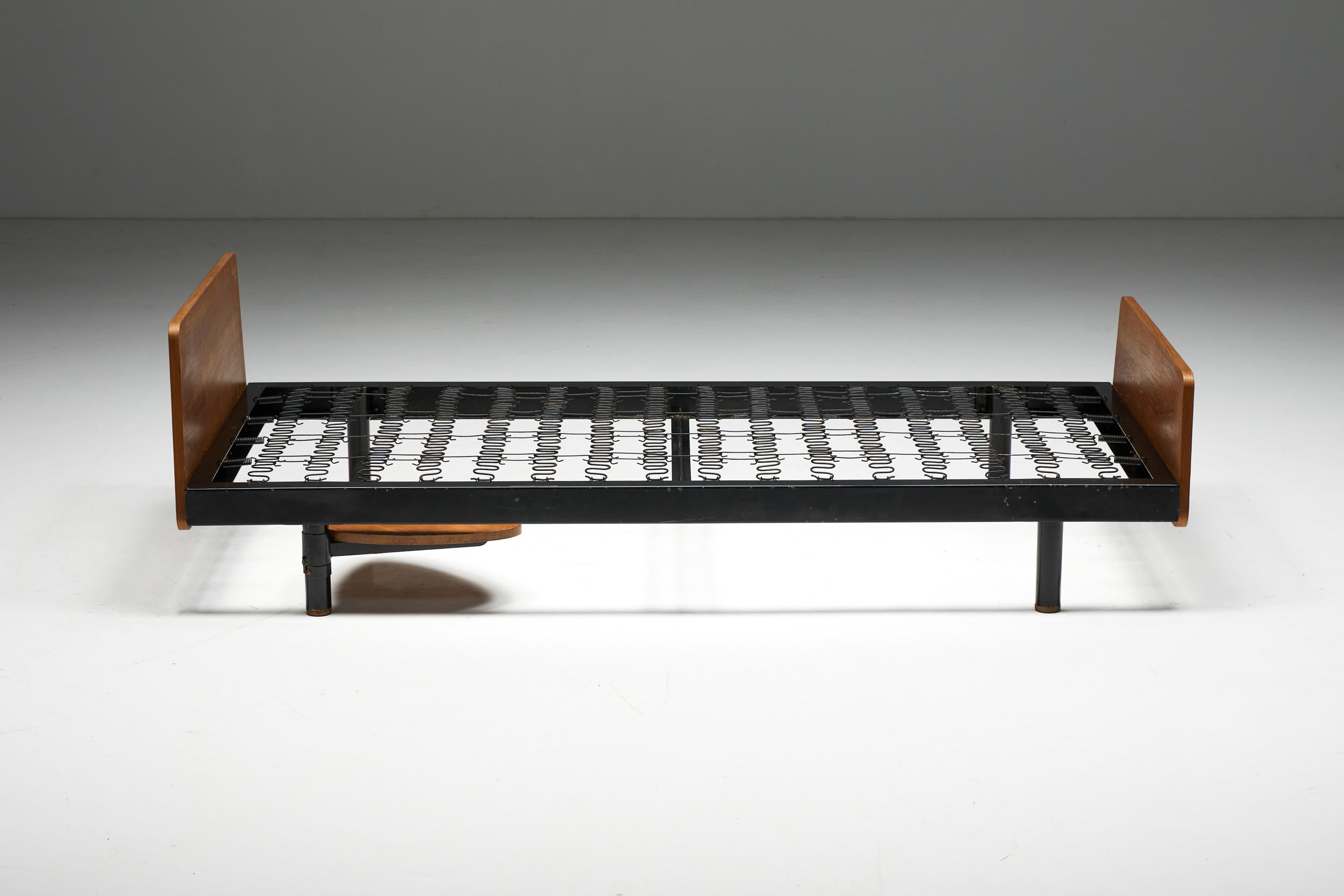 Mid-Century Modern Daybed Flavigny by Jean Prouvé, France, 1950s For Sale