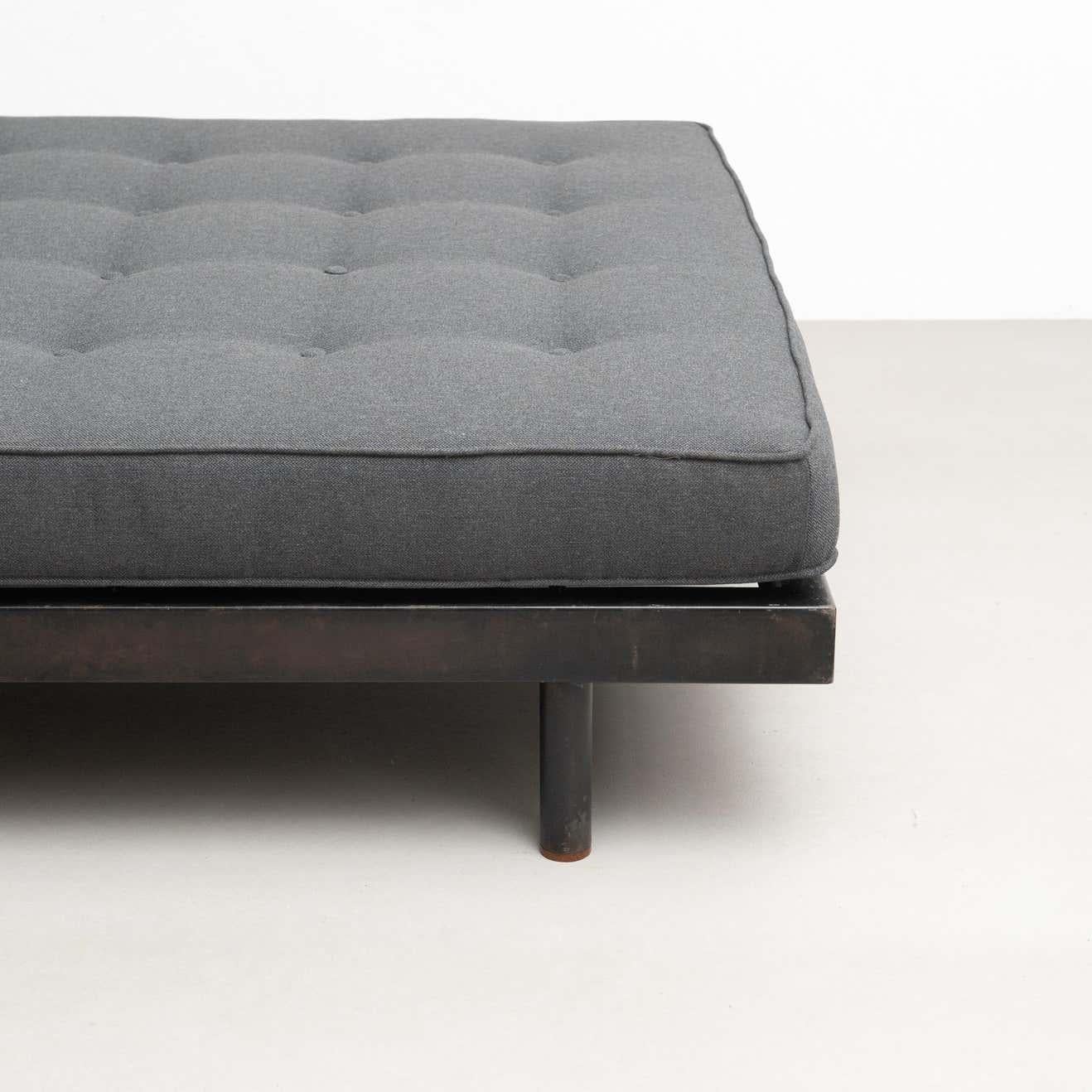 Mid Century Modern S.C.A.L. Double Daybed by Jean Prouvé, circa 1950 3
