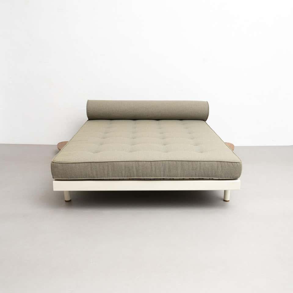 Seltene Jean Prouvé Mid Century Modern Double Daybed, ca. 1950 4