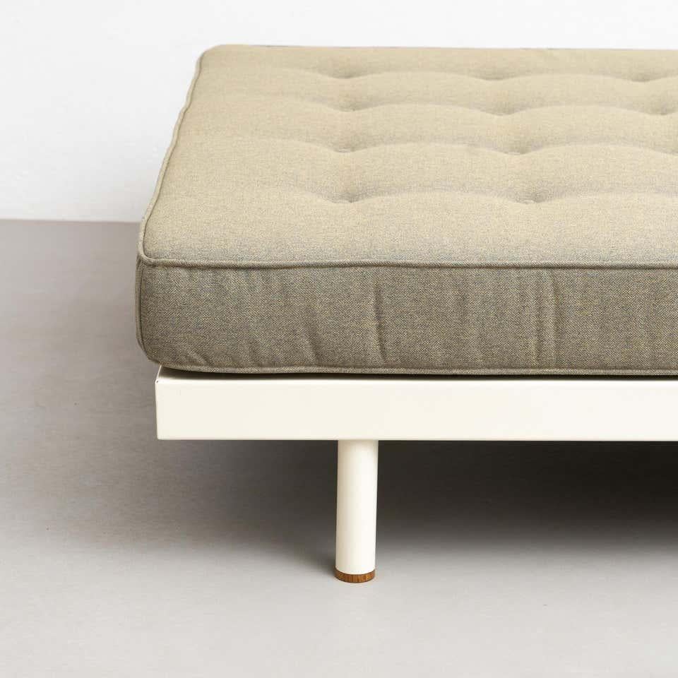Seltene Jean Prouvé Mid Century Modern Double Daybed, ca. 1950 5