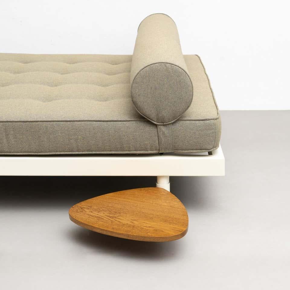 Seltene Jean Prouvé Mid Century Modern Double Daybed, ca. 1950 8