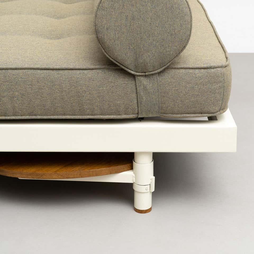 Seltene Jean Prouvé Mid Century Modern Double Daybed, ca. 1950 11