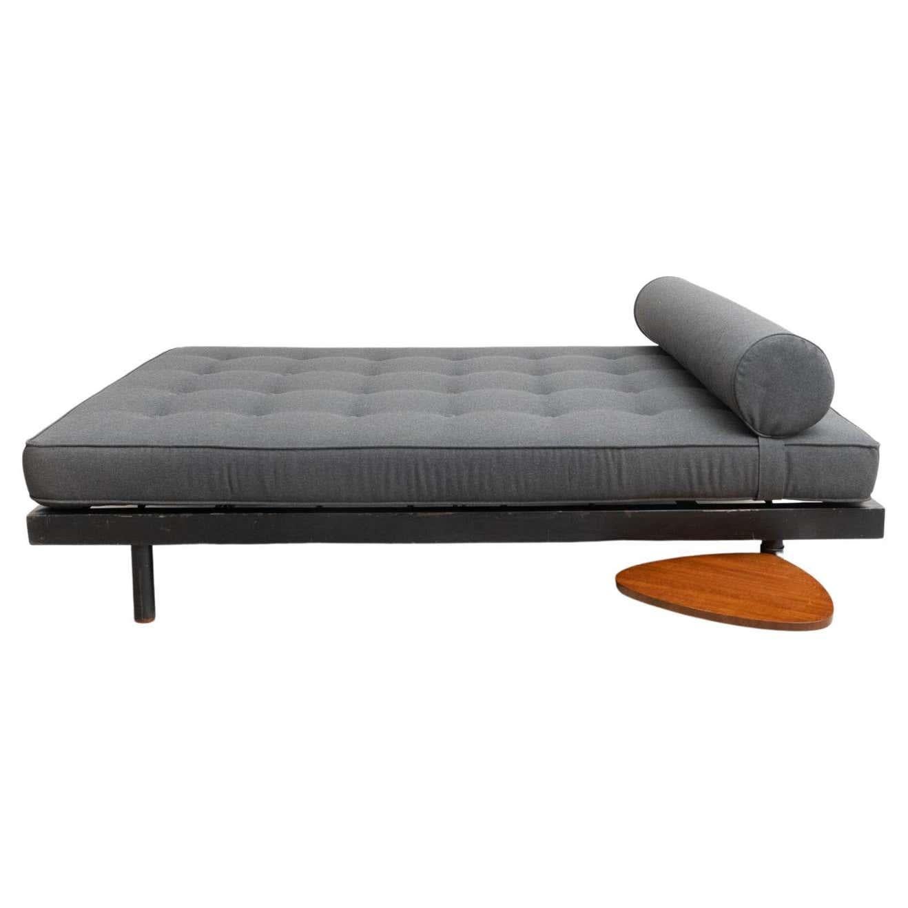 Mid Century Modern S.C.A.L. Double Daybed by Jean Prouvé, circa 1950 13