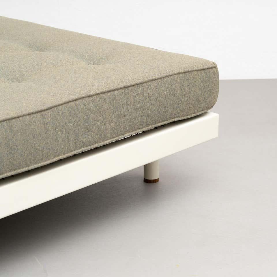 Rare Jean Prouvé Mid Century Modern Double Daybed, Circa 1950 In Good Condition In Barcelona, Barcelona