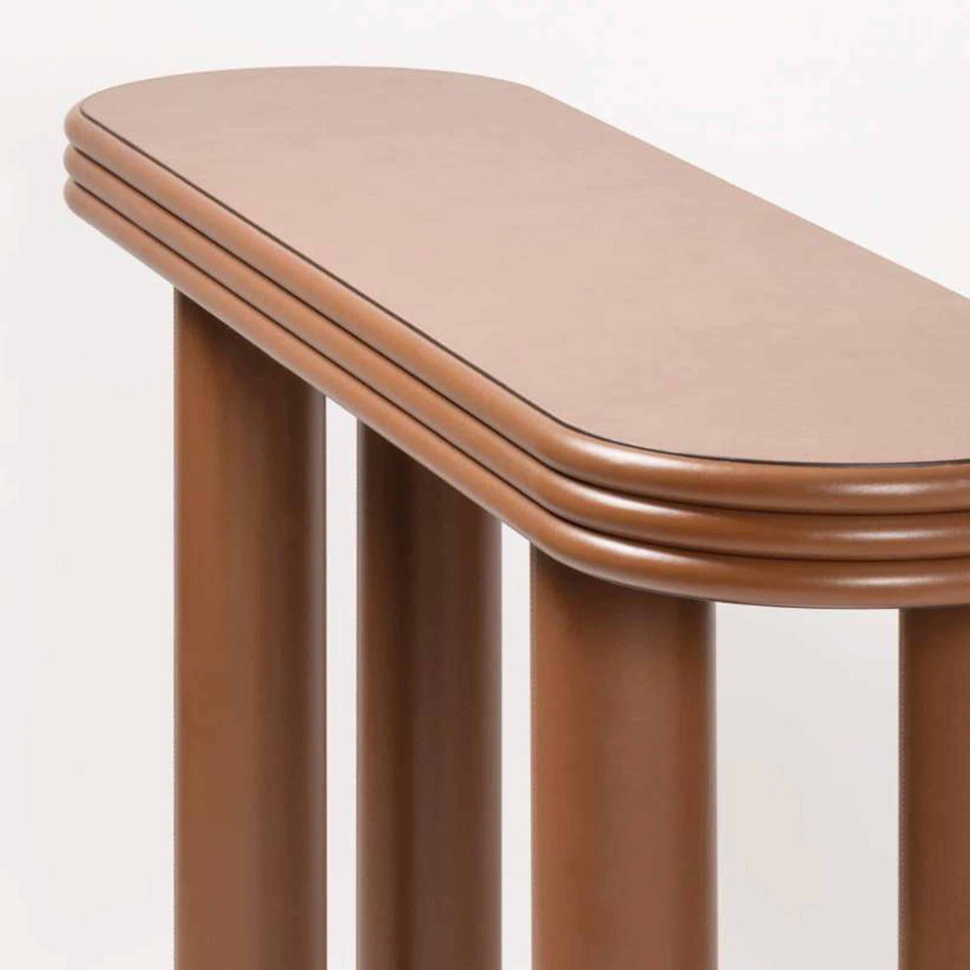 For nearly twenty years, the Giobagnara brand has combined traditional know-how and leading-edge technology to produce elegance of the highest standard. With luxurious creations available in a unique and virtually limitless color palette of leathers