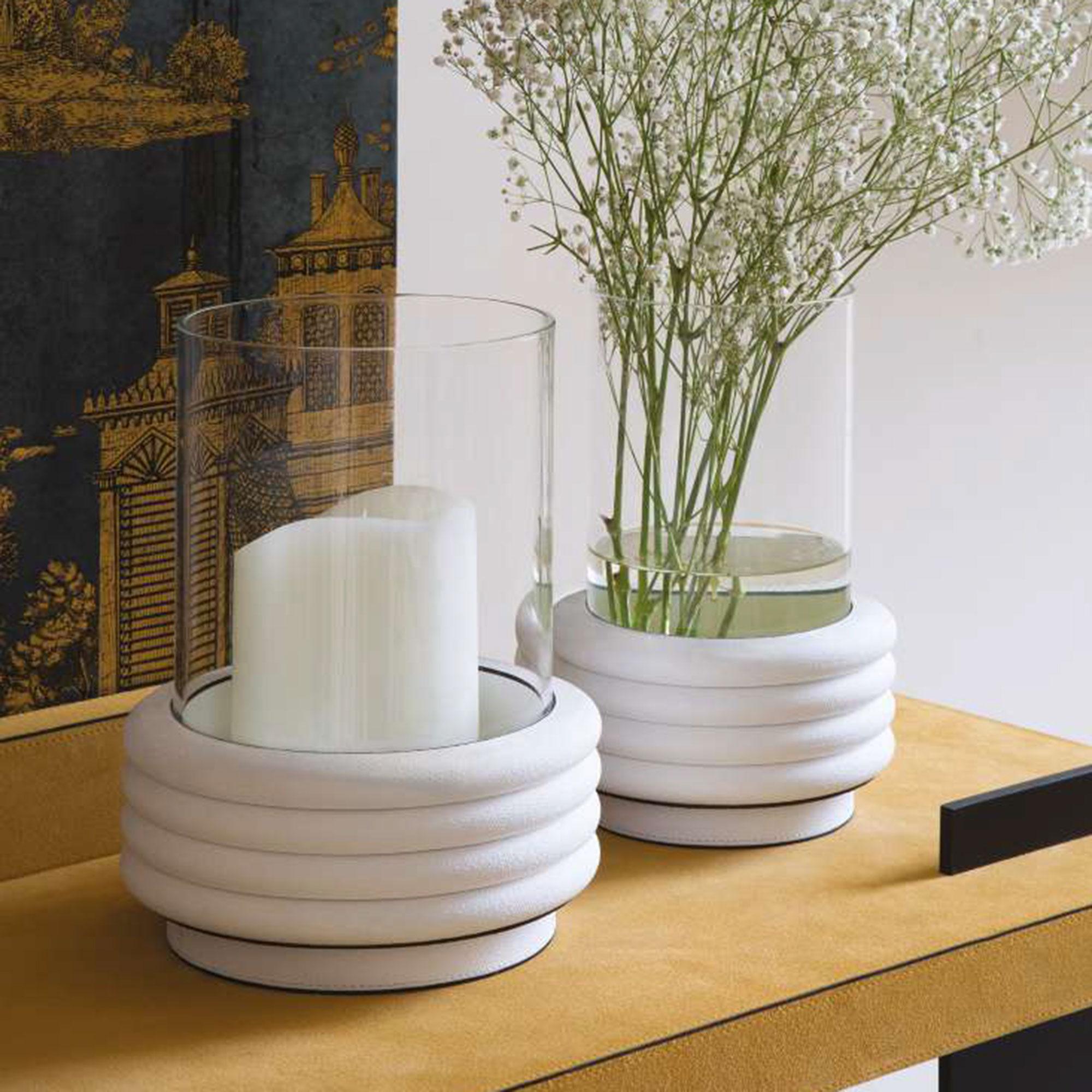 For nearly twenty years, the Giobagnara brand has combined traditional know-how and leading-edge technology to produce elegance of the highest standard. With luxurious creations available in a unique and virtually limitless color palette of leathers