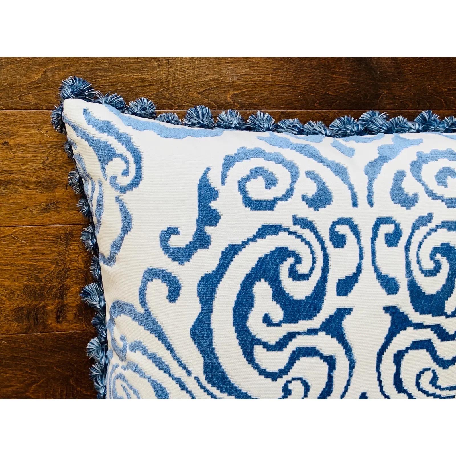 Scalamandré 'Cirrus Velvet Damask' White and Blue Pillows With Fringe, Pair In Excellent Condition For Sale In Richmond, VA