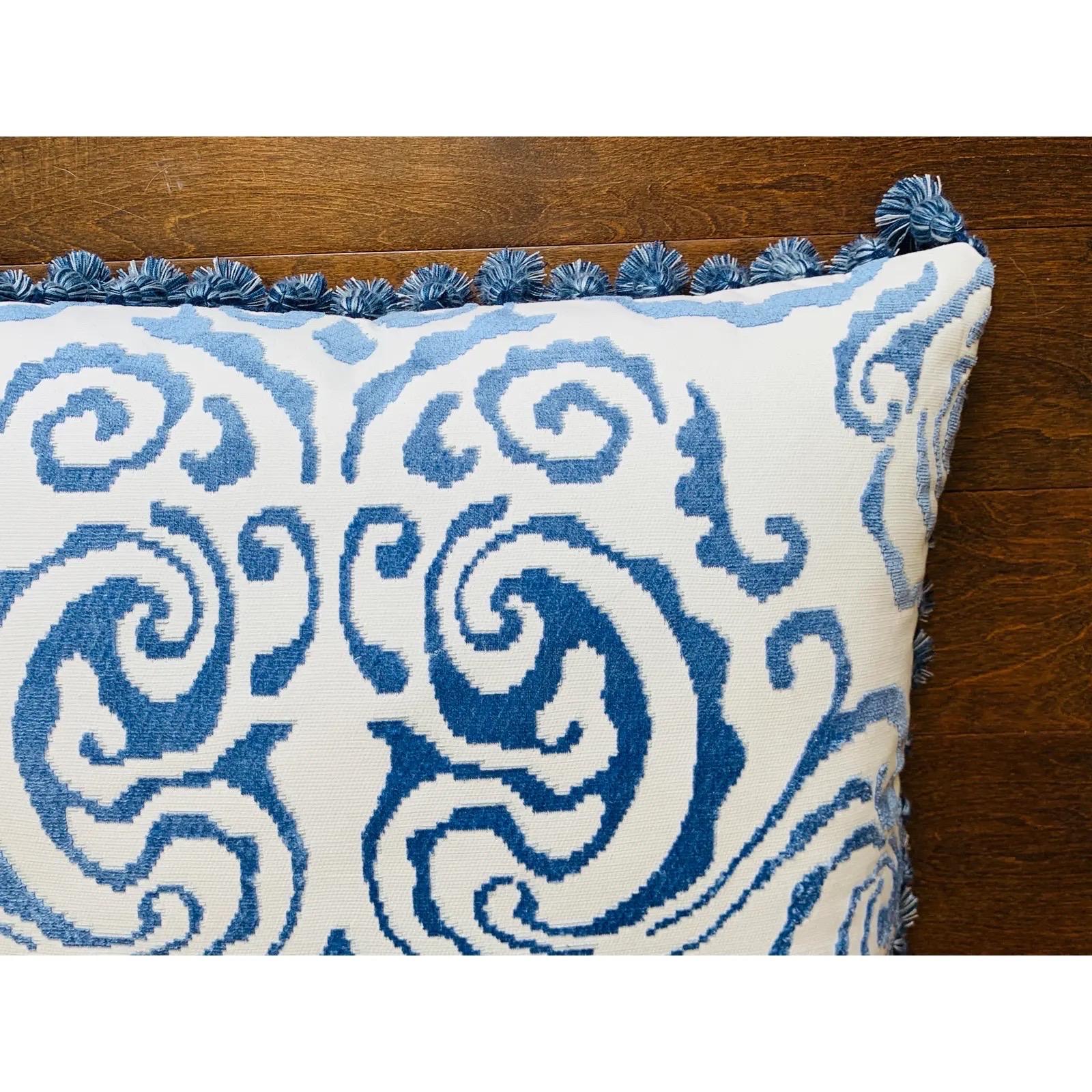 Scalamandré 'Cirrus Velvet Damask' White and Blue Pillows With Fringe, Pair For Sale 3
