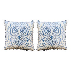 Scalamandré 'Cirrus Velvet Damask' White and Blue Pillows With Fringe, Pair