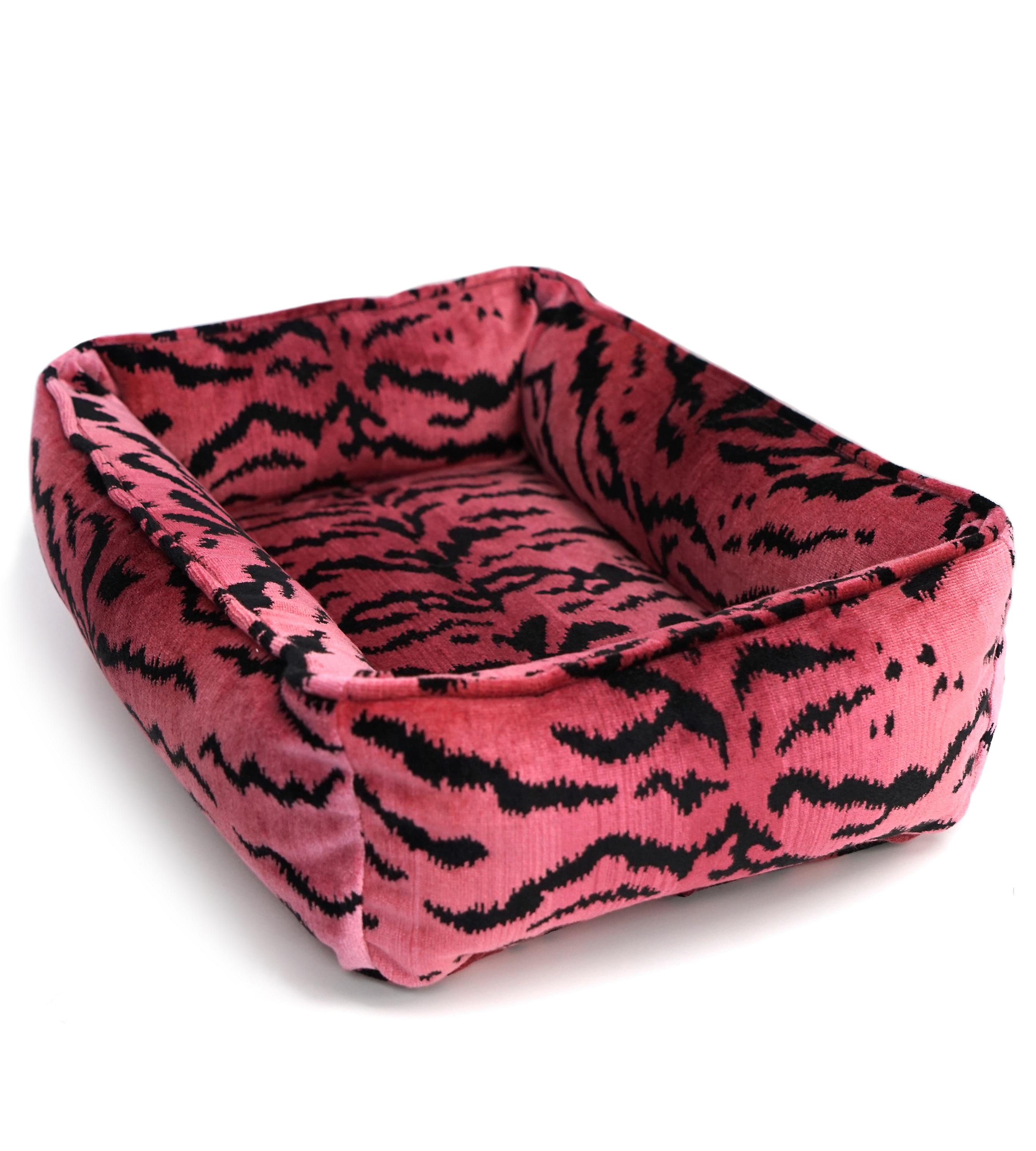 Contemporary Scalamandre Tigre Medium Dog Bed For Sale