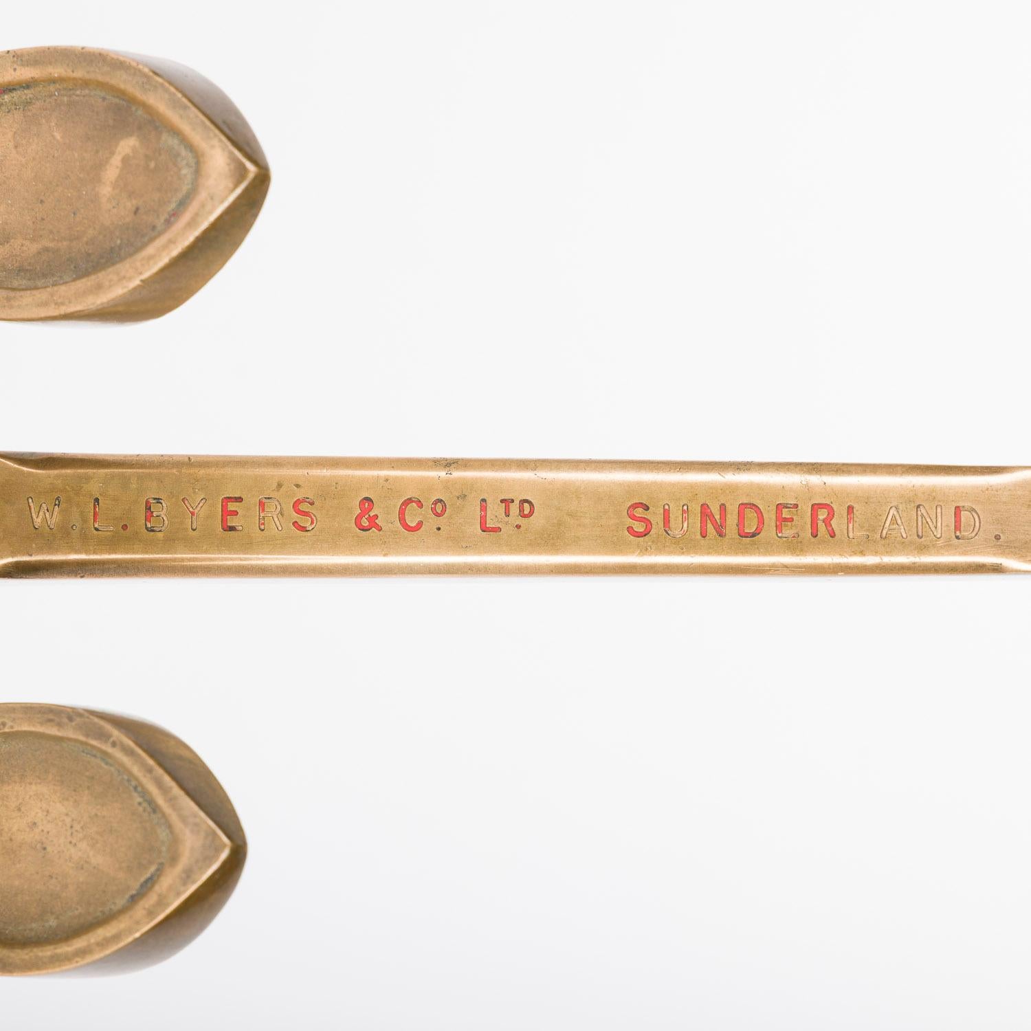 11 inch brass scale model of a Byers of Sunderland Admiralty pattern stockless anchor, circa 1910.

Made by W.L. Byers of Sunderland.

Shank marked: W. L. BYERS & Co Ltd. SUNDERLAND

 

Weight: 7.66 lbs (3.5 kilos).
