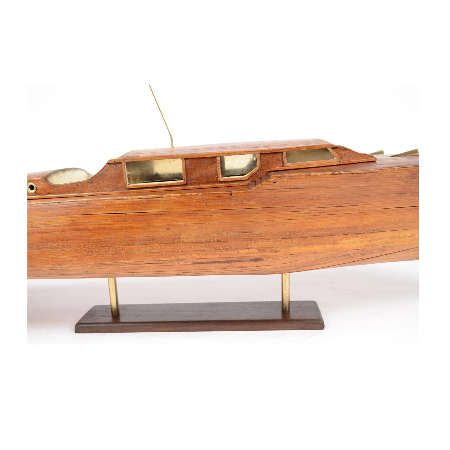 Scale Model of an English Motor Yacht from the 1930s 9