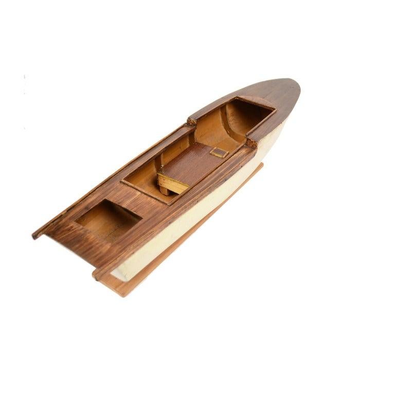 Scale Nautical Vintage Model of an English Motorboat, 1950s For Sale 3